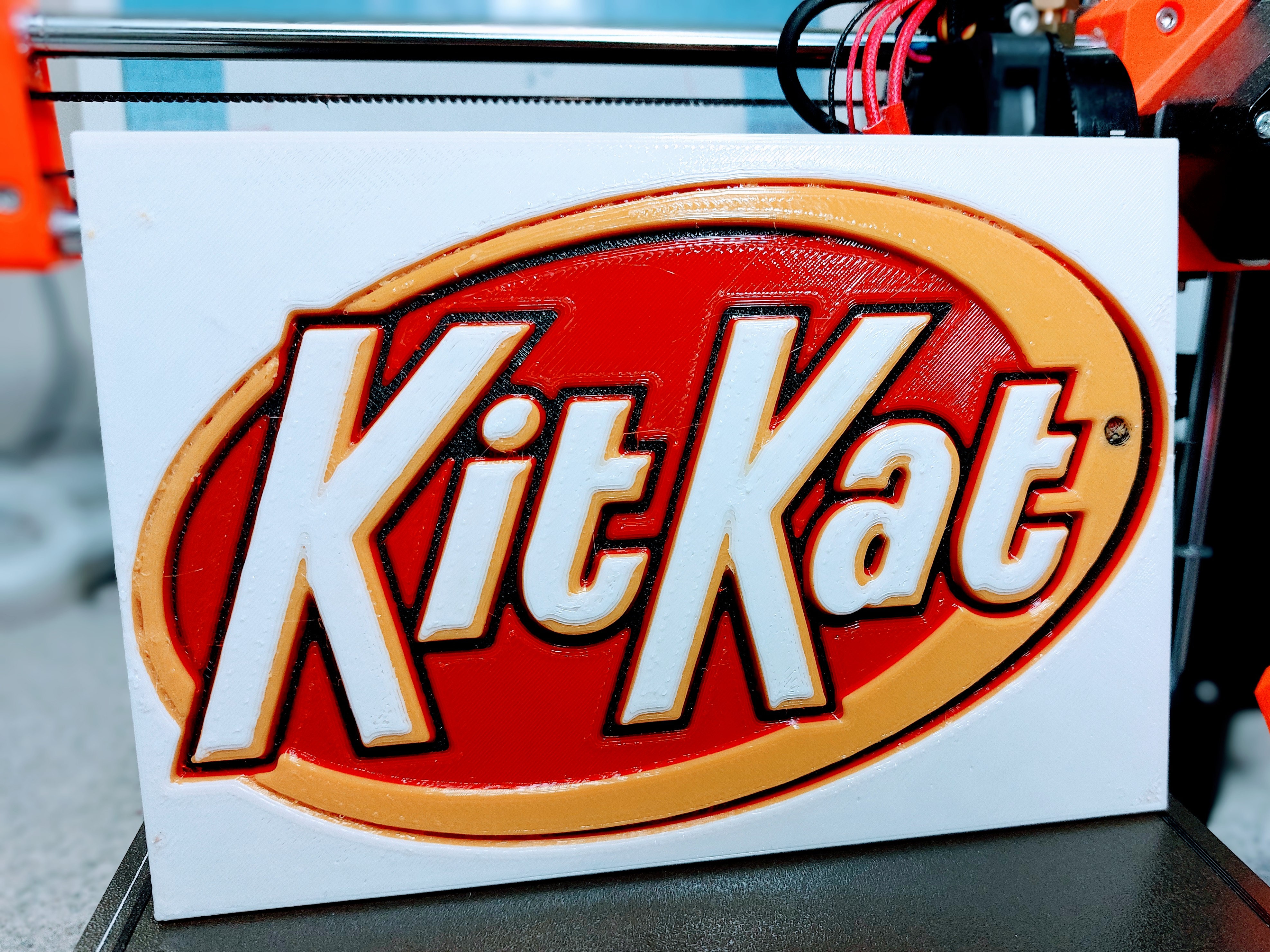 Kit-Kat logo, single extruder non-MMU multi-color print