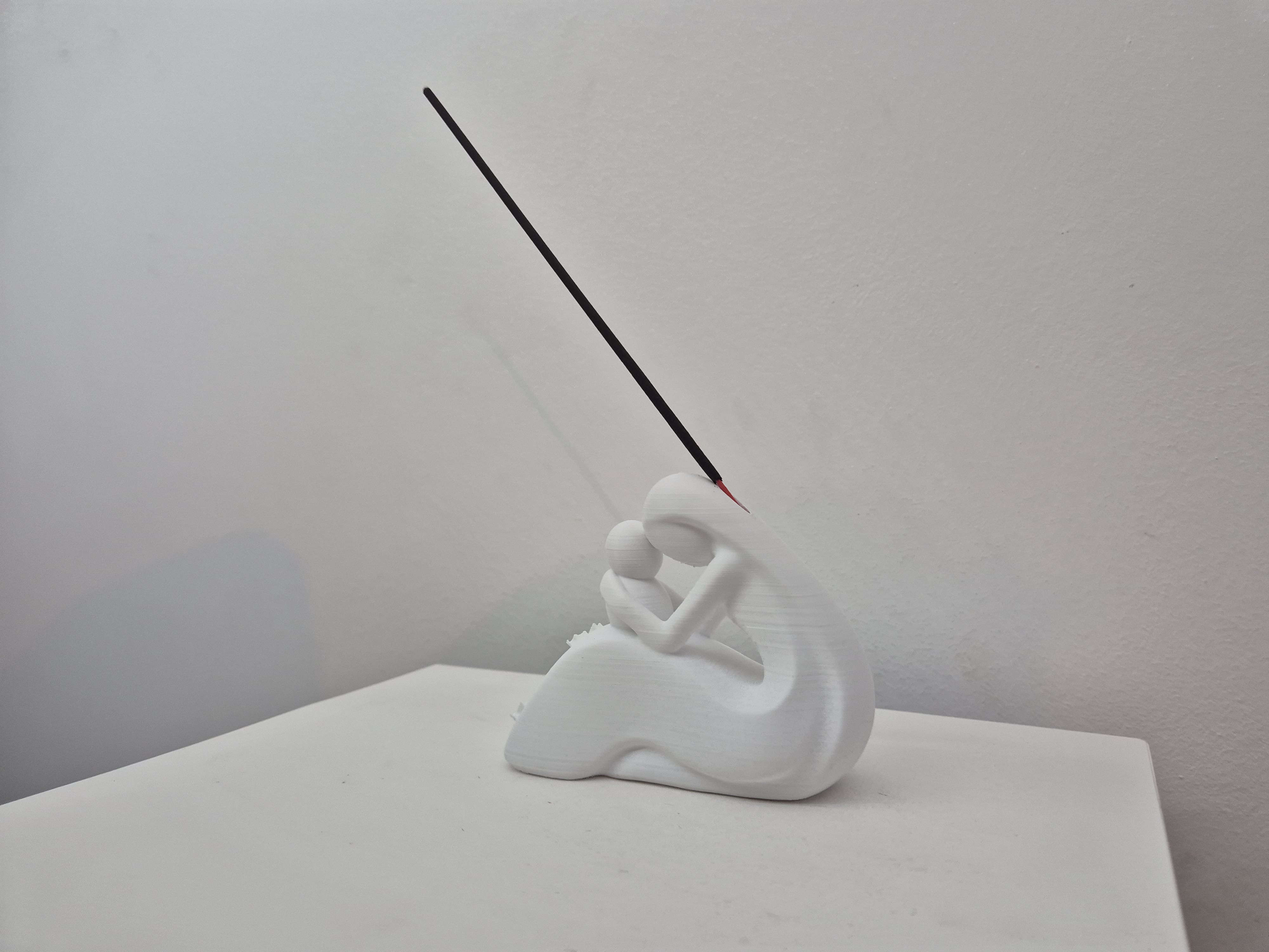 Portaincienso Figura Maternal Abrazando a un Niño — miniatura 3