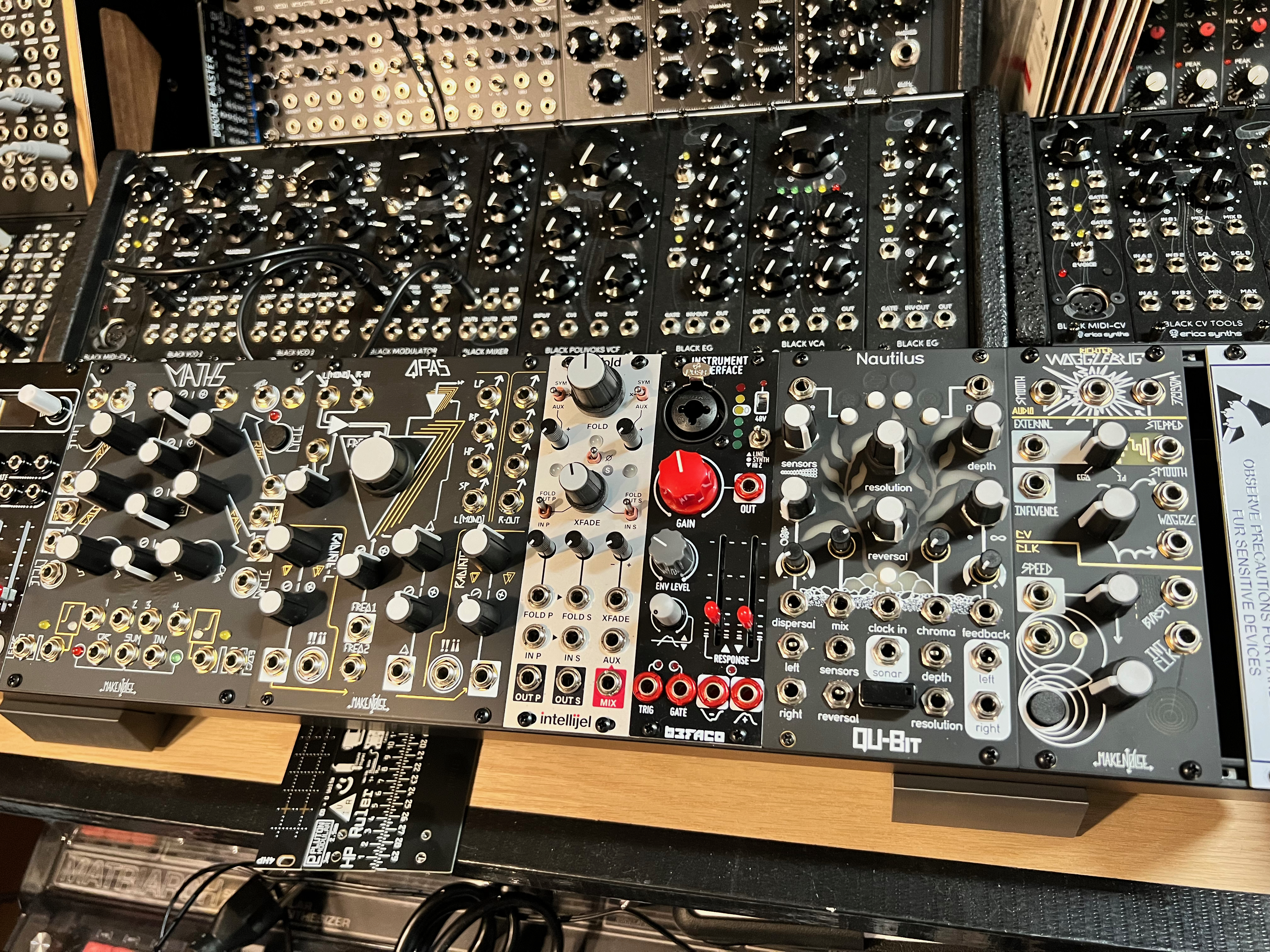 Version 2 - Curved Version 22 Degree Stand for Make Noise, Erica Synths, or other single row skiff/cases