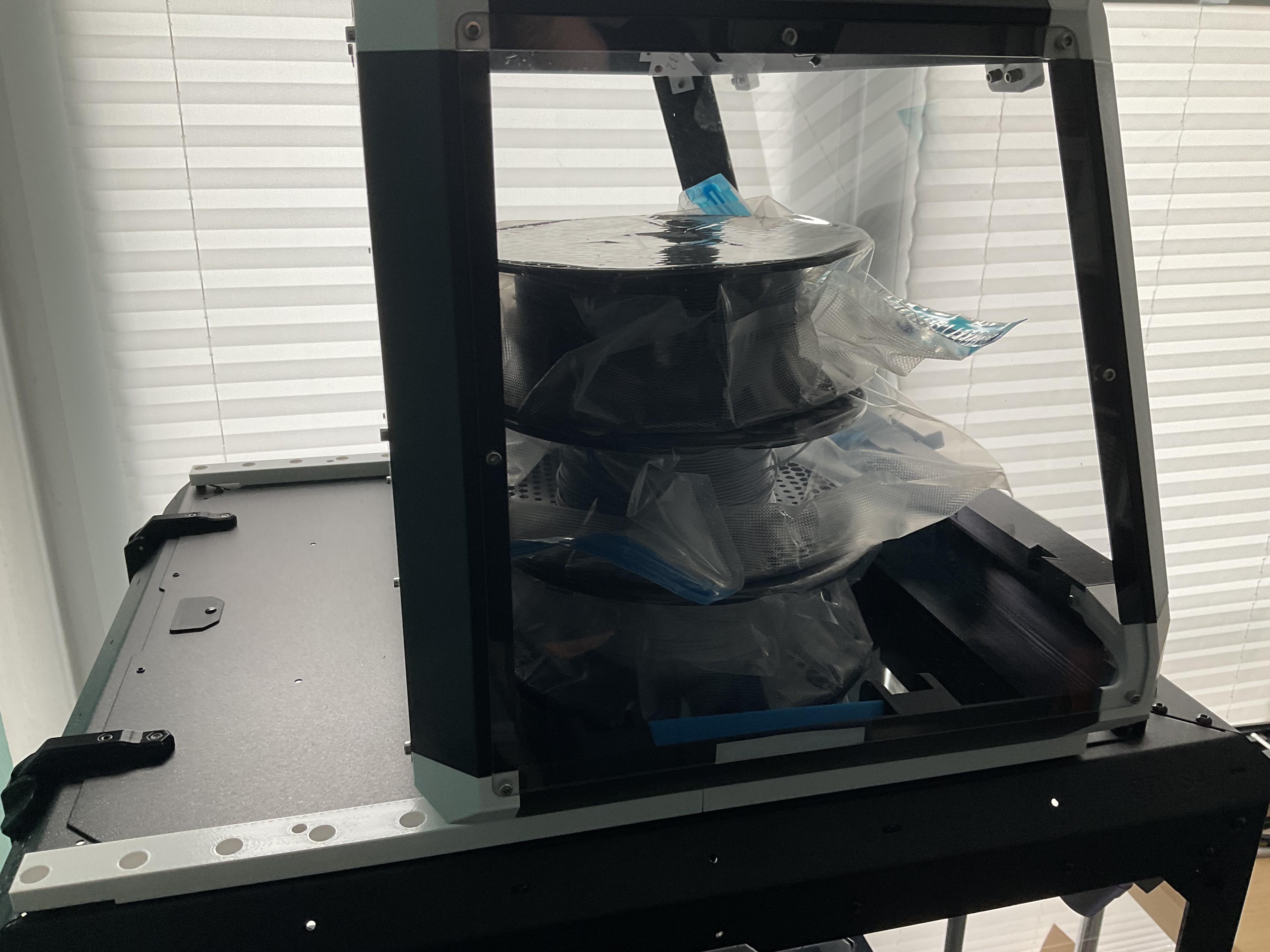 Adjustable fixation for (un)original Prusa Drybox 3D model thumbnail