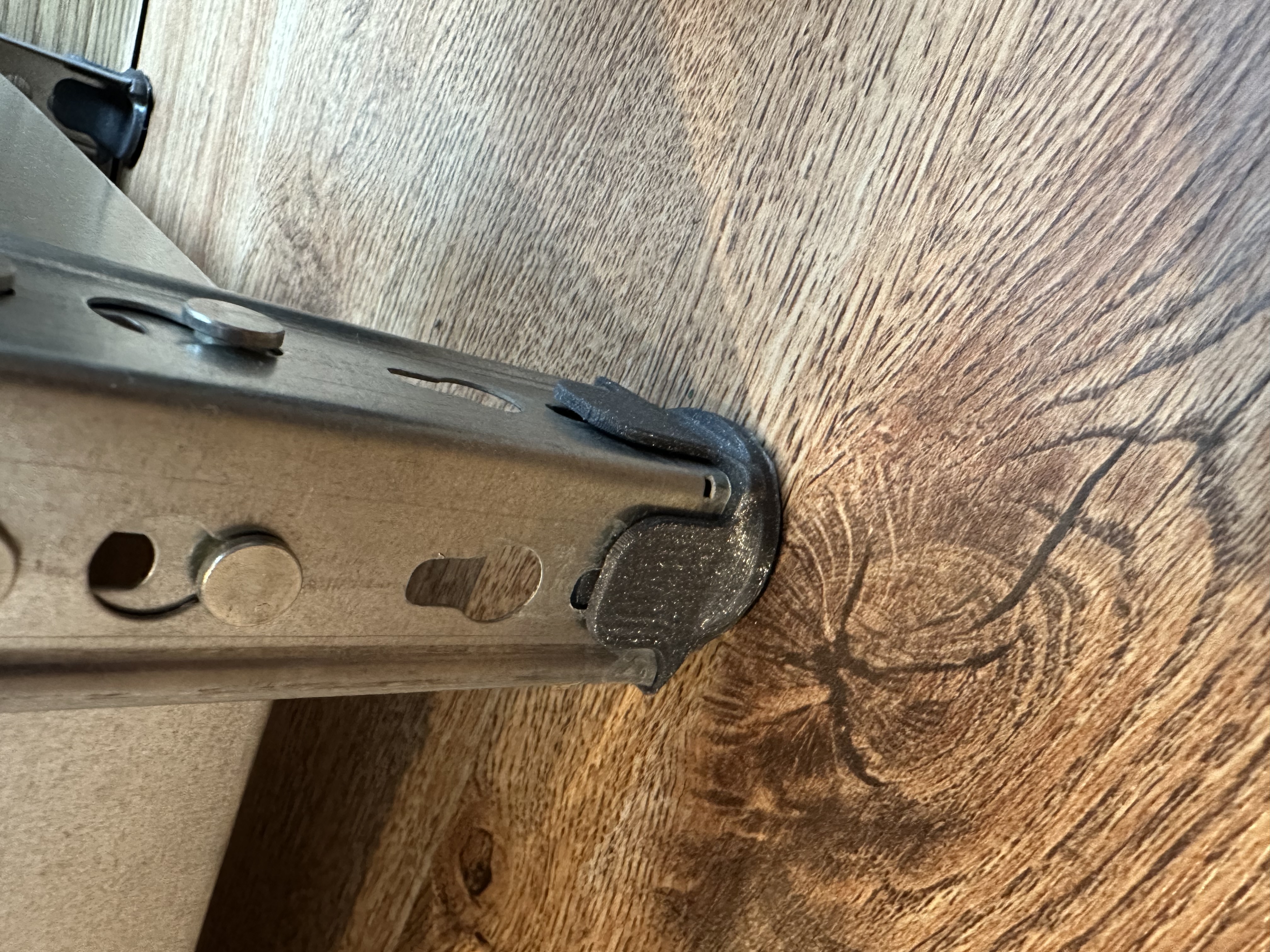 Warehouse shelf leg cover