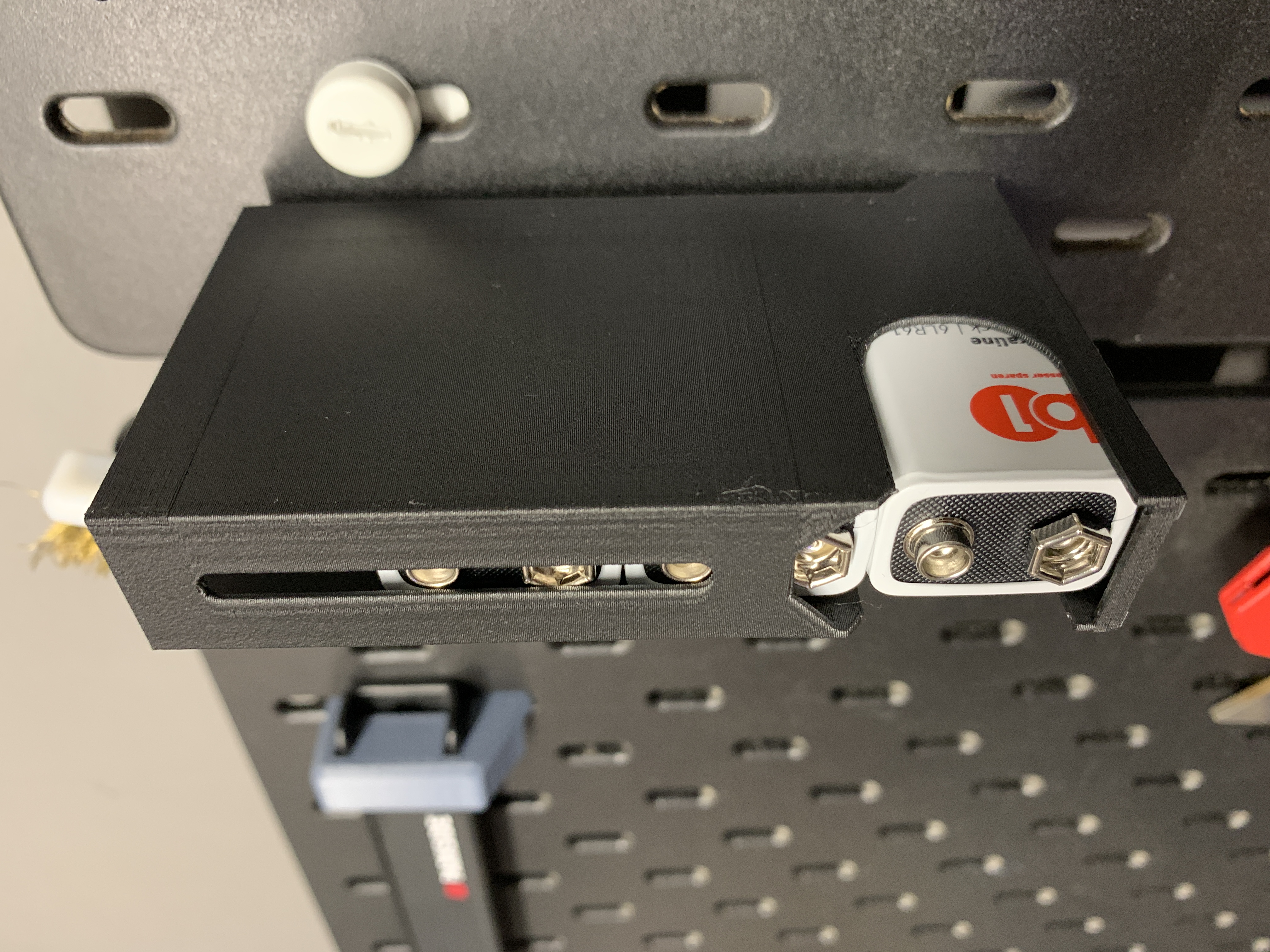 Skadis 9V Battery Holder