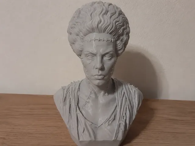 Frankensteins Wife Statue