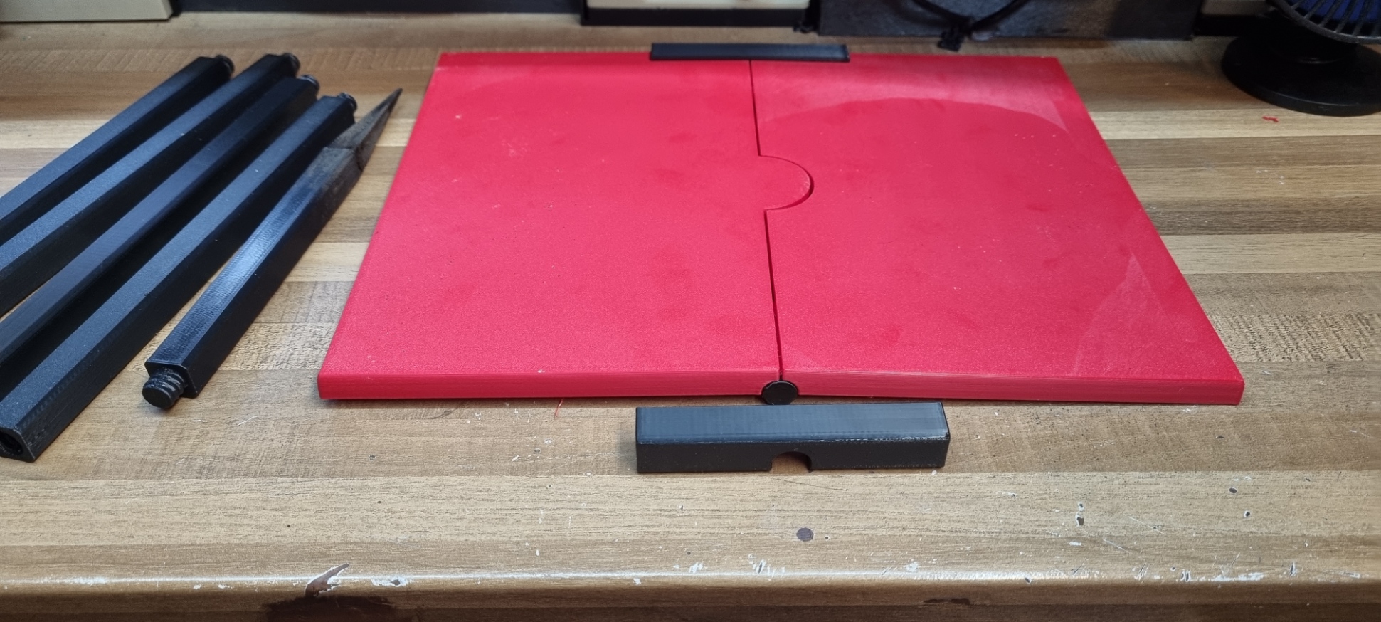 Miniatura 4 do modelo 3D Folding Camping Table (PINtable)