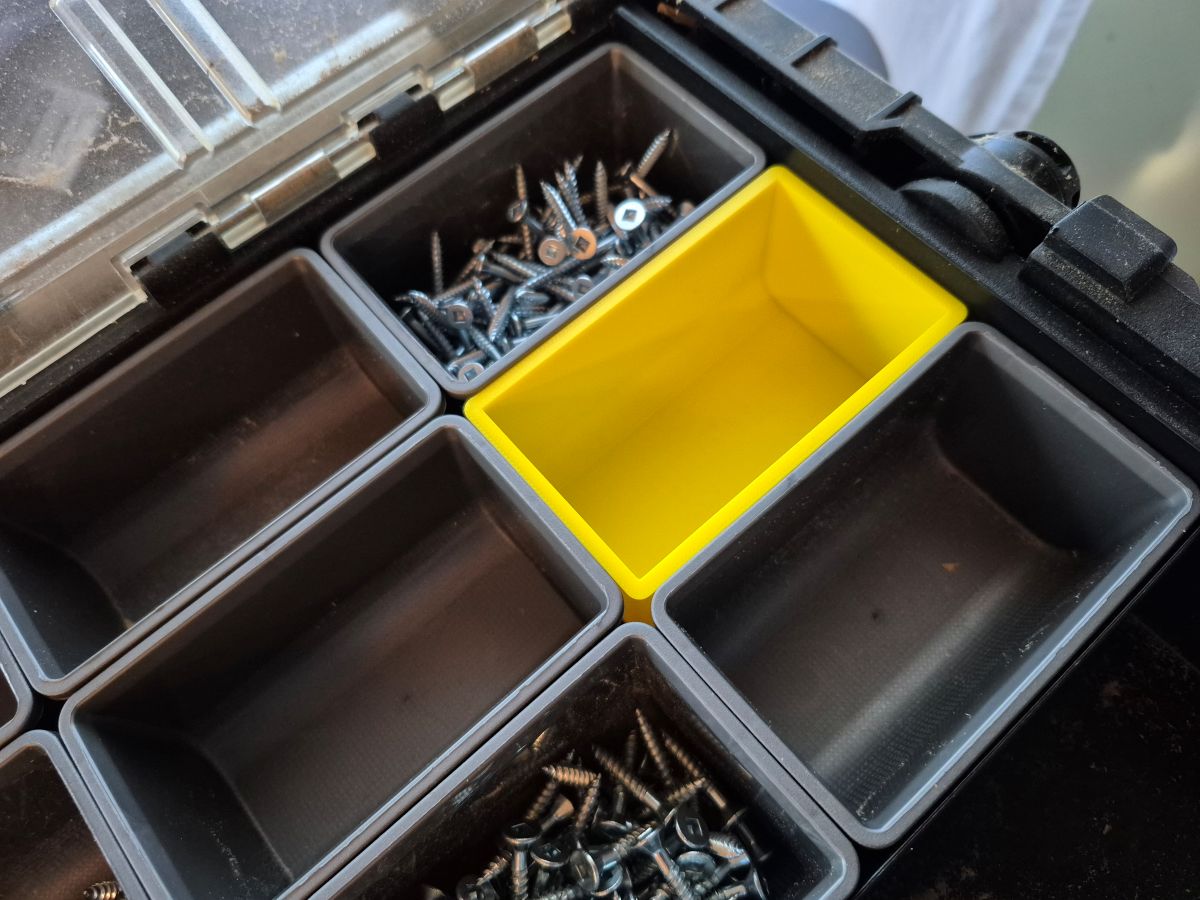 Husky 22″ Cantilever Organizer Parts Bin