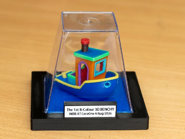 Display Stand for 3DBenchy with optional Nameplate & Display Case Support