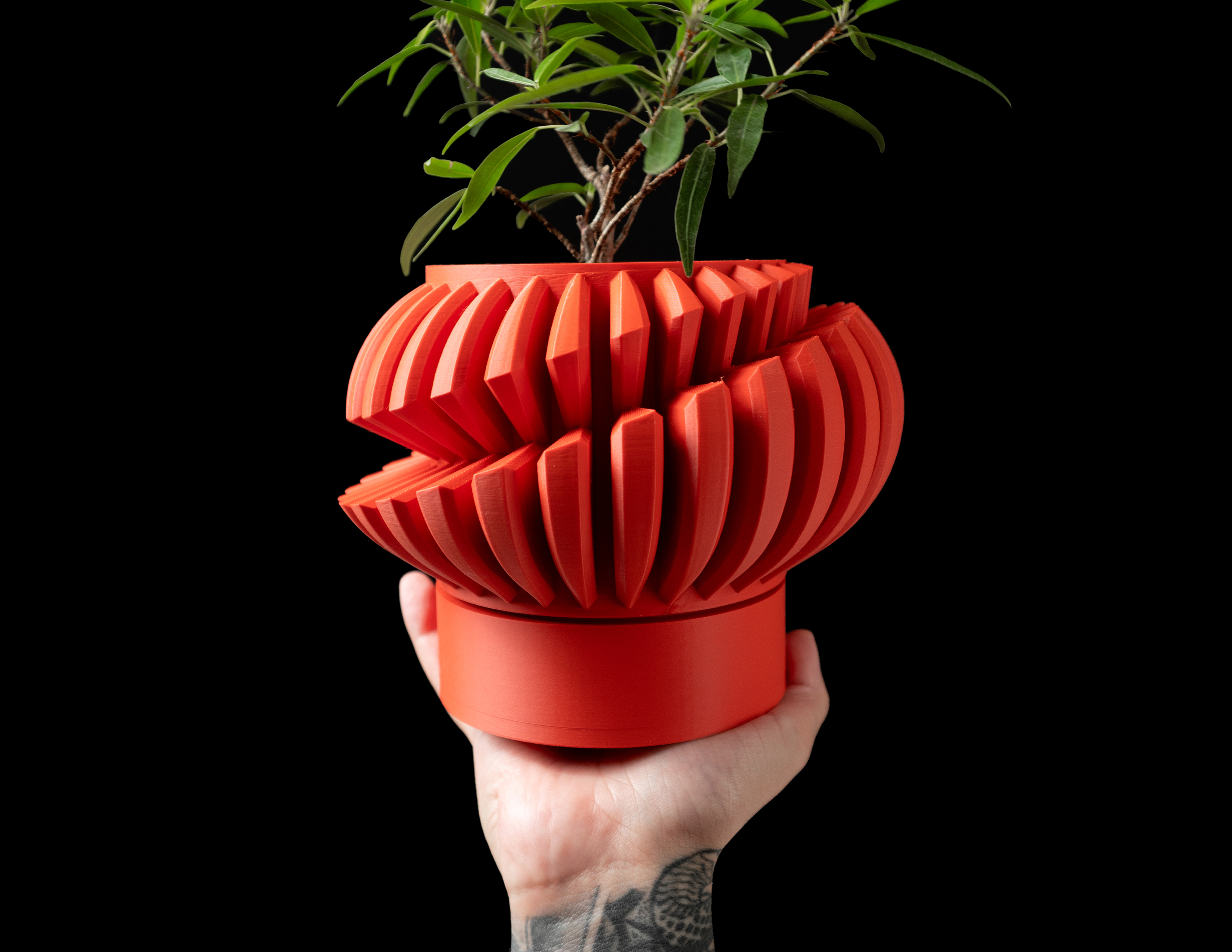 Luxira Planter Pot V2 by MODERN MACHINE
