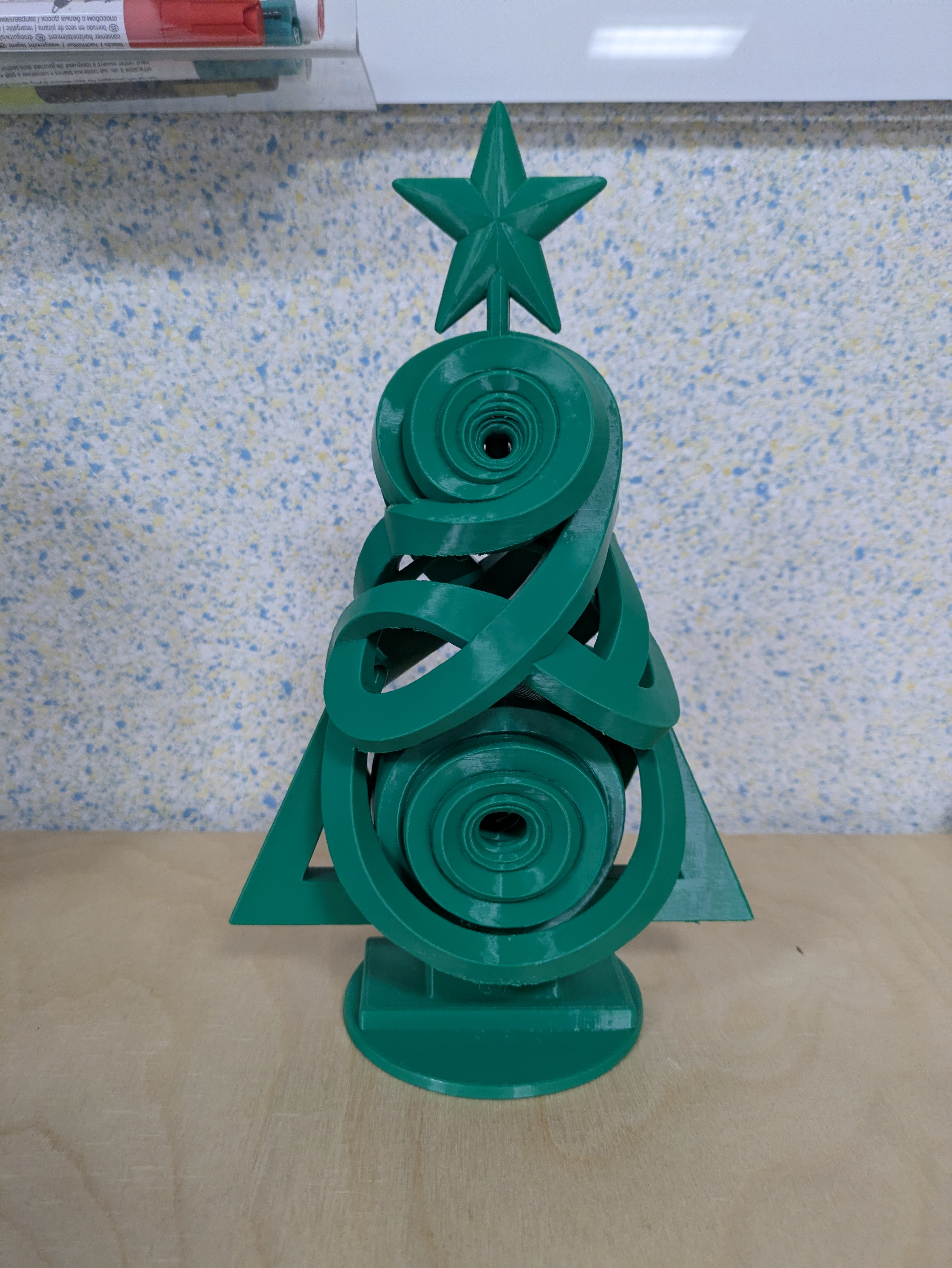 Simple Modern Chrismass Tree