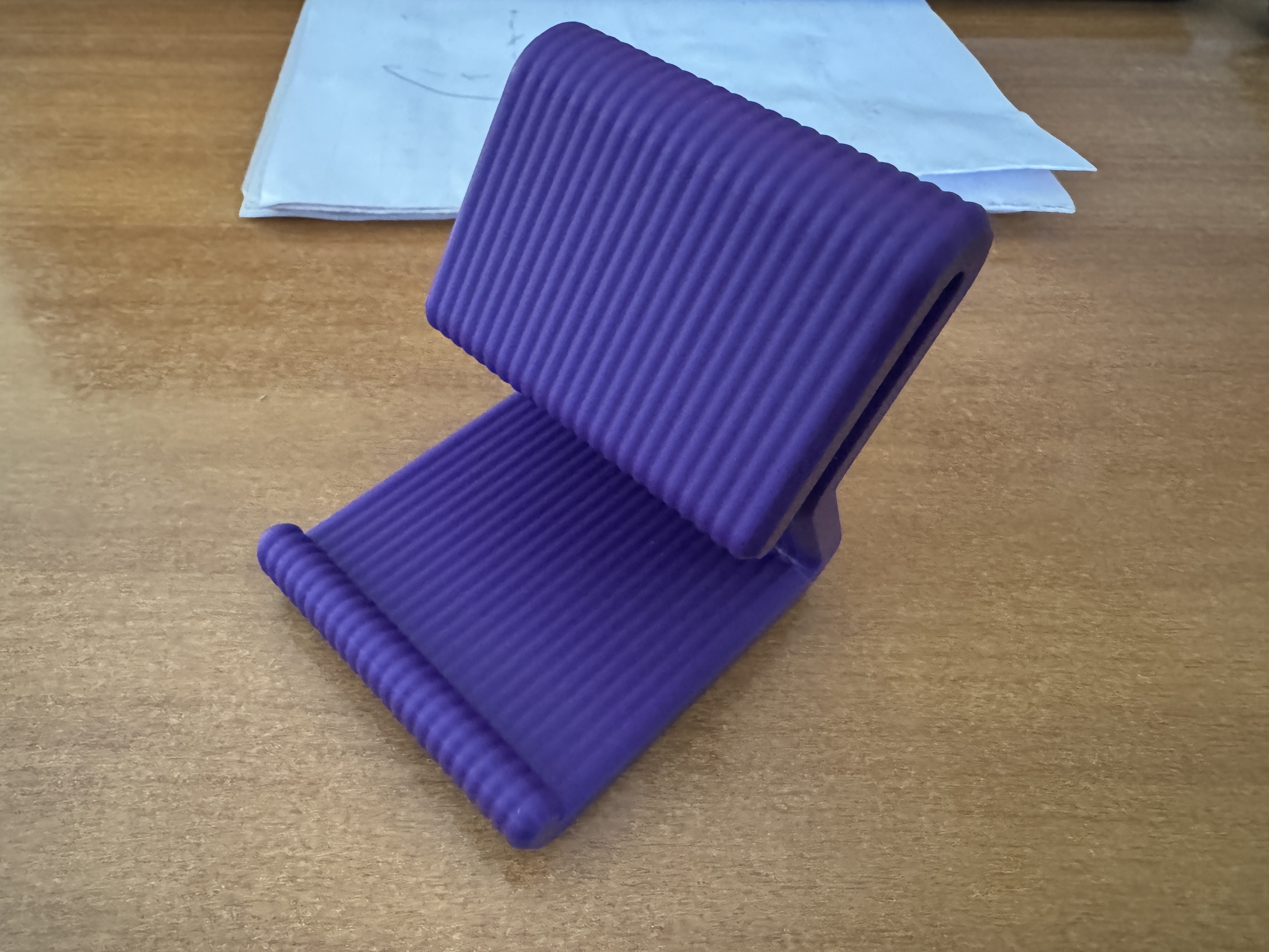 Parametrical Ribbed Phone Stand (Solidworks) — miniatura 4