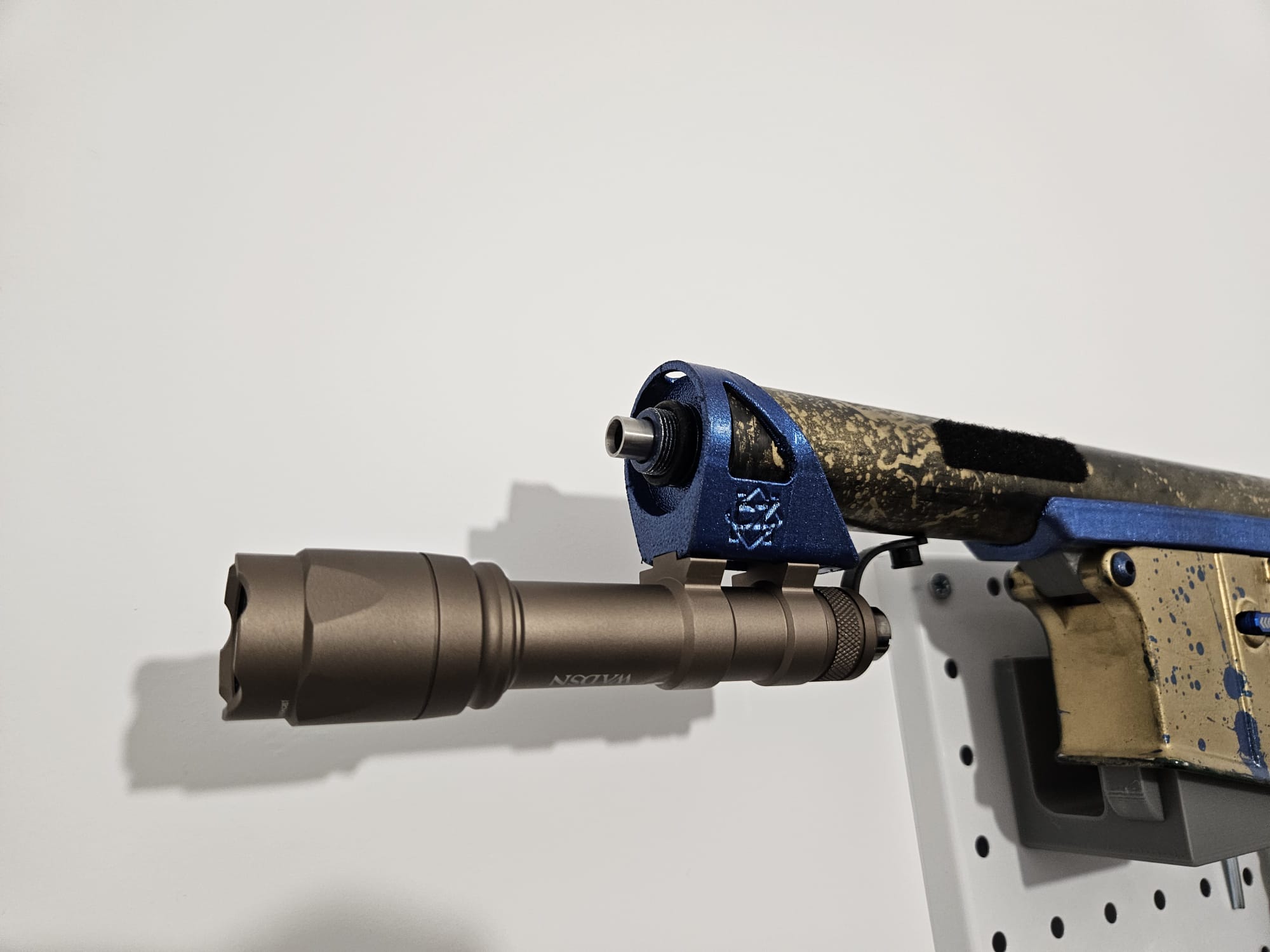 Airsoft flashlight mount for carbon outer barrel - 30mm