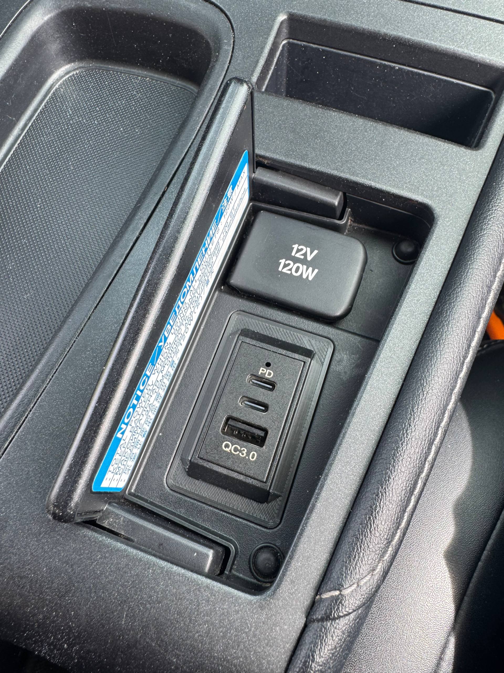 Lexus CT200h Center Console USB Upgrade Mount (Holder)