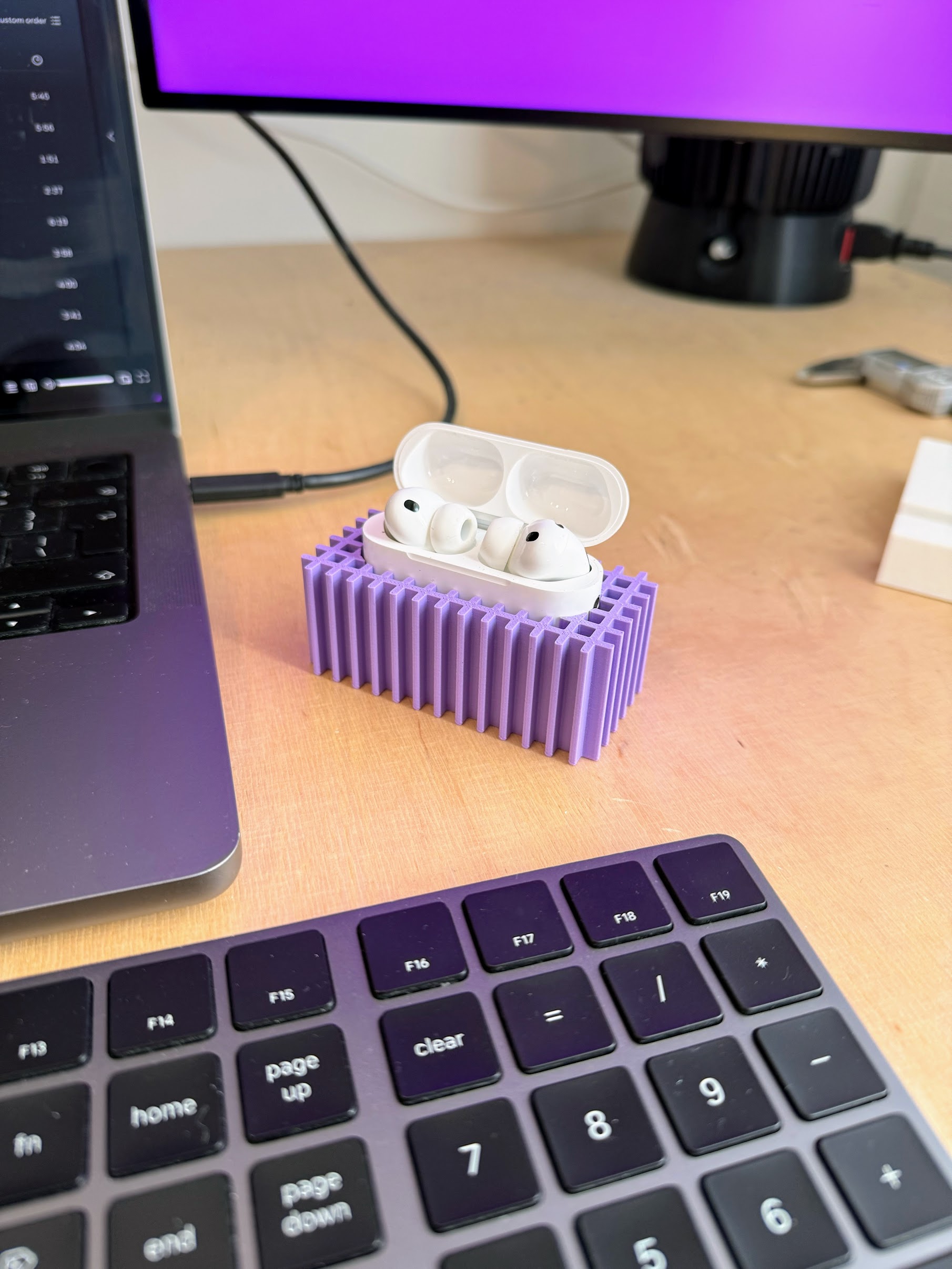 Airpods 3 Pro desktop stand