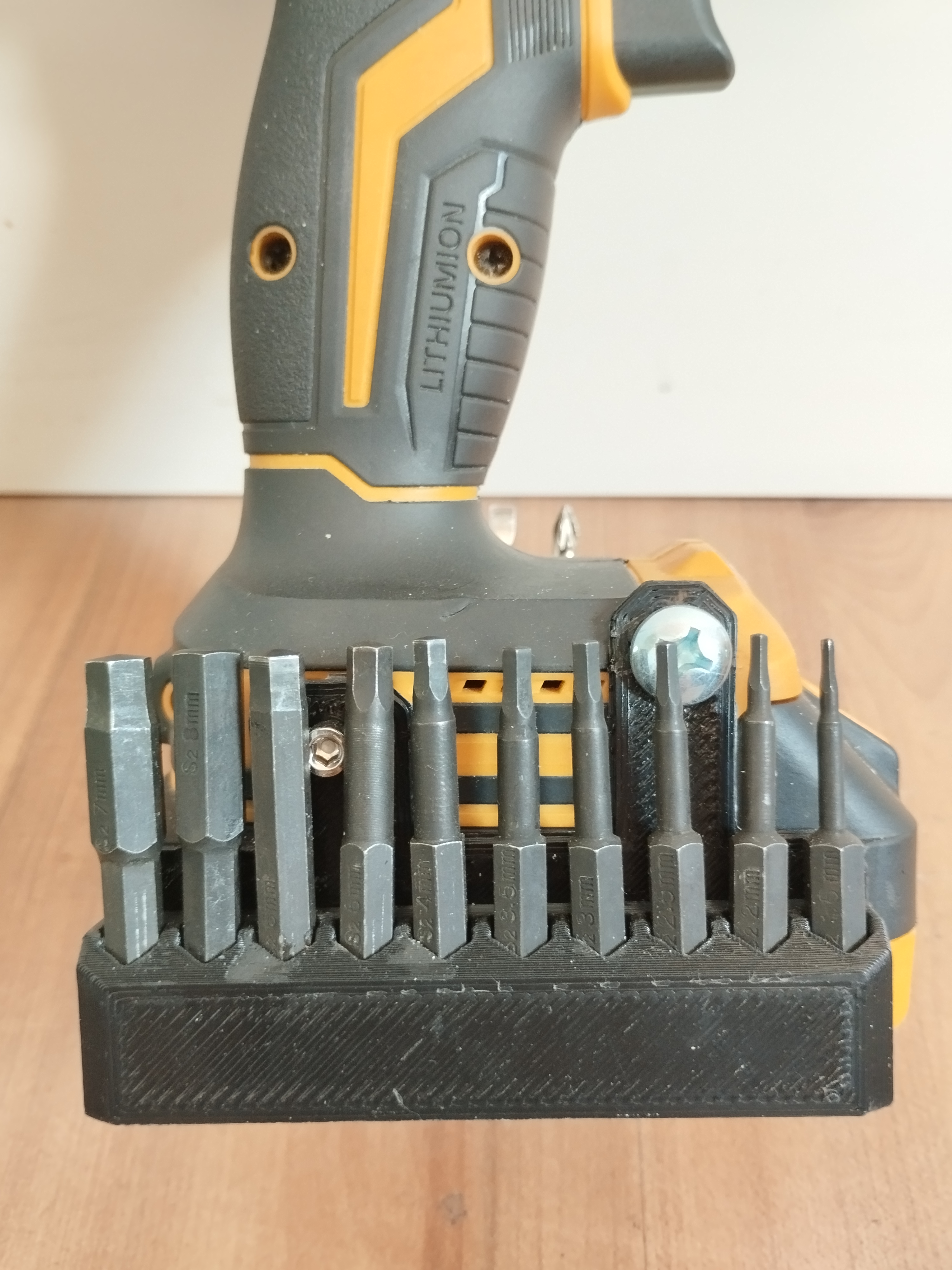 Electric screwdriver bit holder