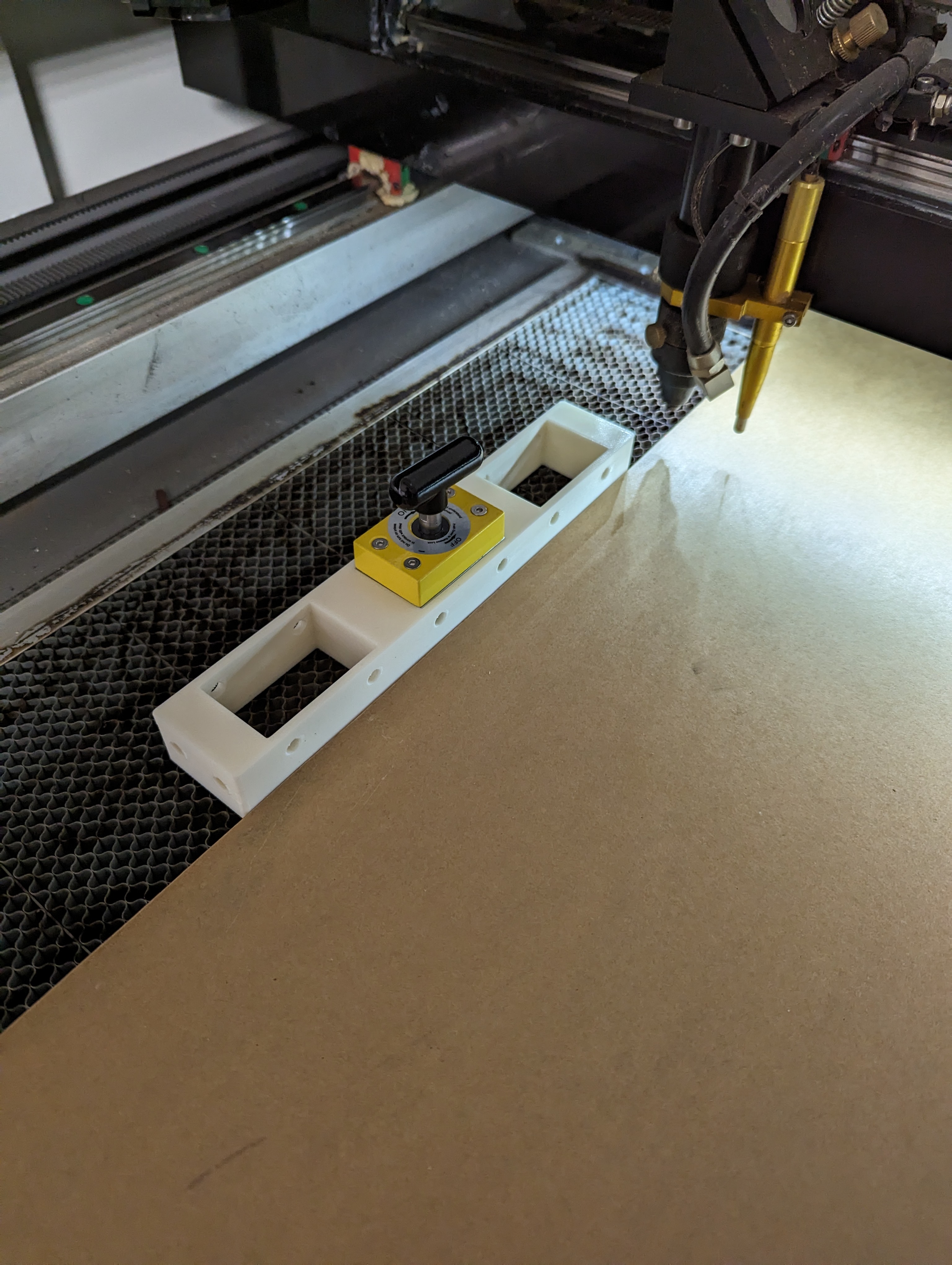 Switchable Magnet Edge Guide