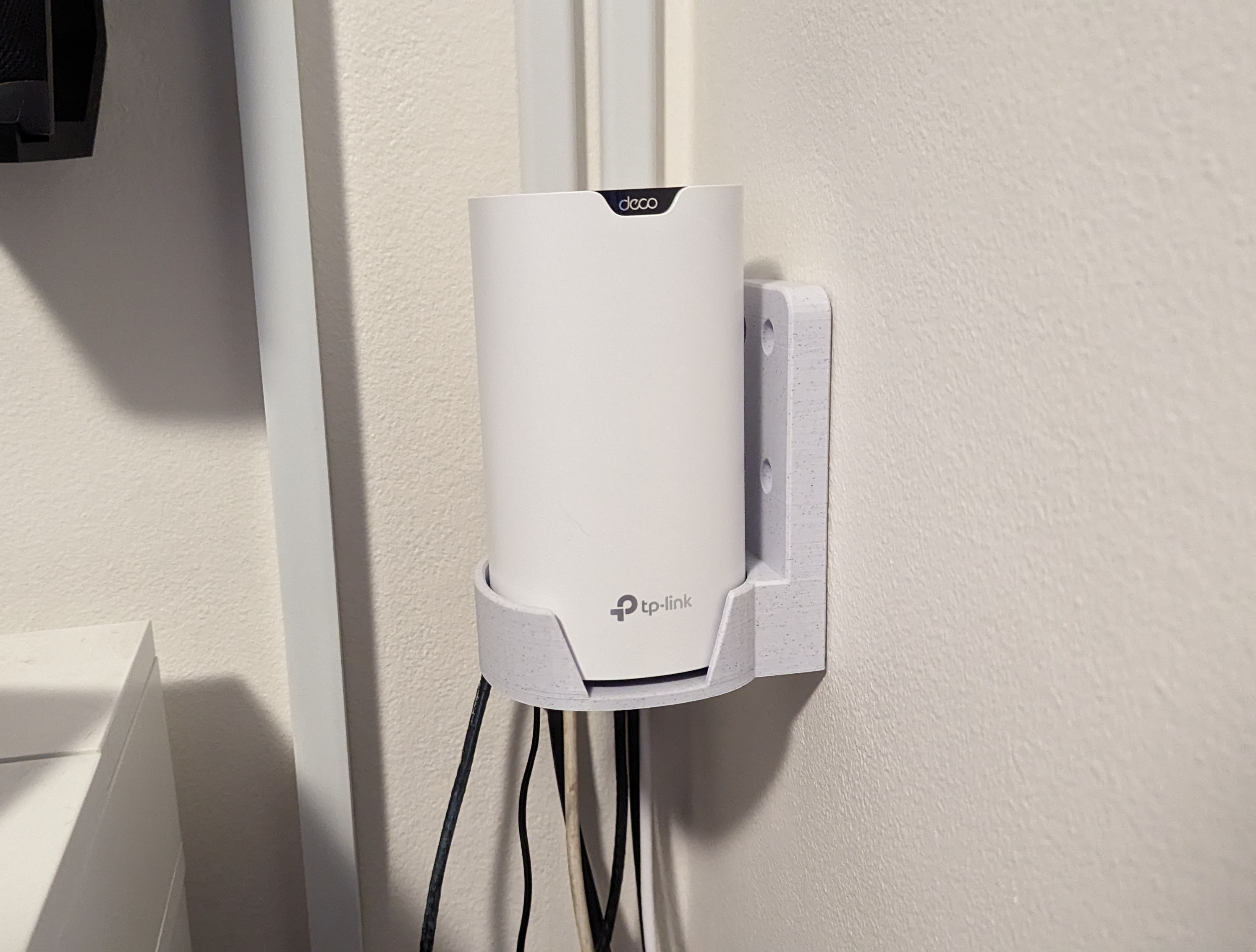 TP link Deco S4R mount Wall and Ikea nordkisa table by CosmicNimbus