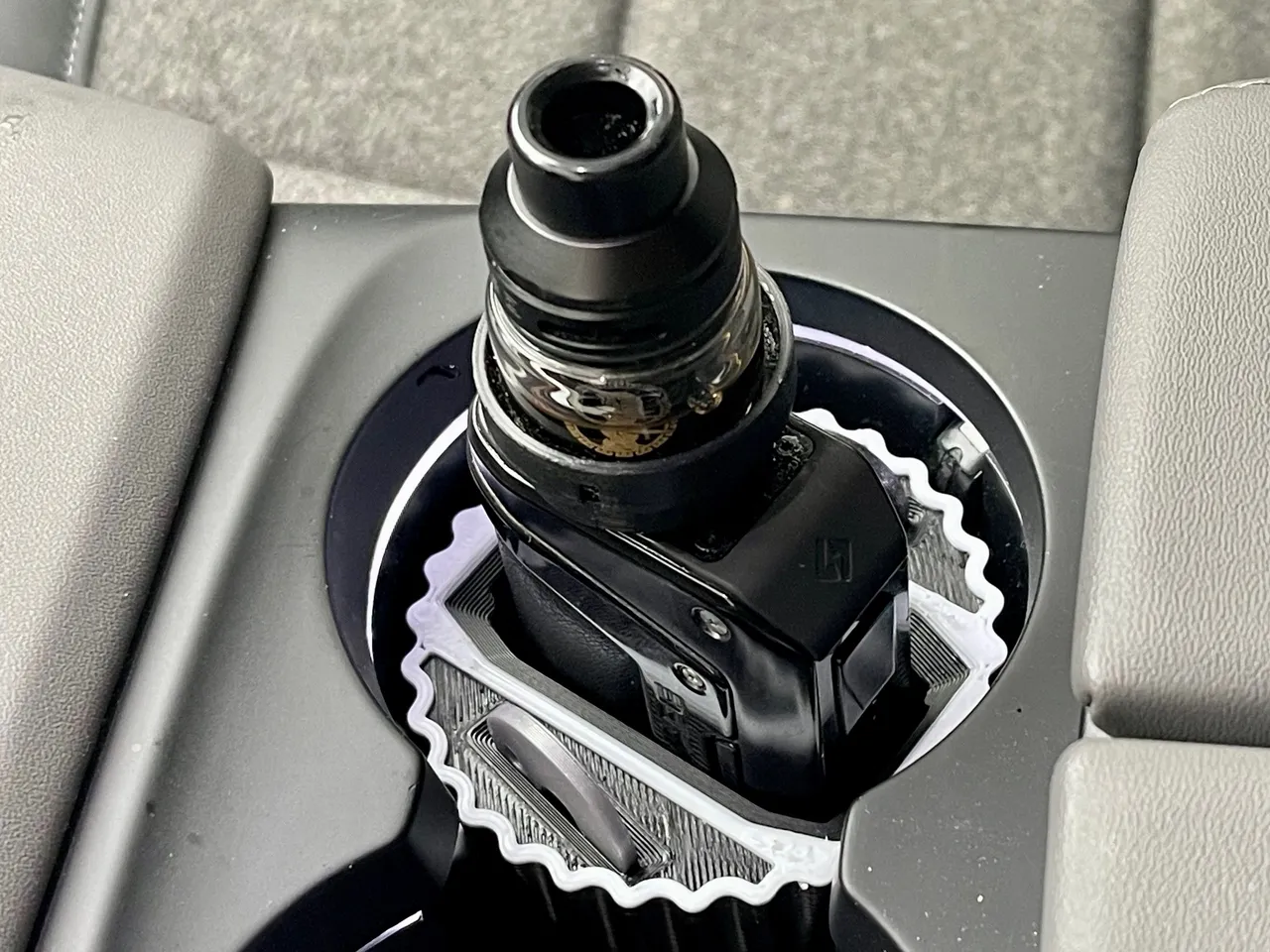 vape halterung auto Einweg-Vape-Halterung für die Lüftungsschlitze im Auto, Elfbar 600/1500  Halter/Elfbar Elfa Pro, Standard-Auto-Lüftungsschlitzhalterung, Einweg-Vape- Halterung, Geschenk für Dampfer main image 1