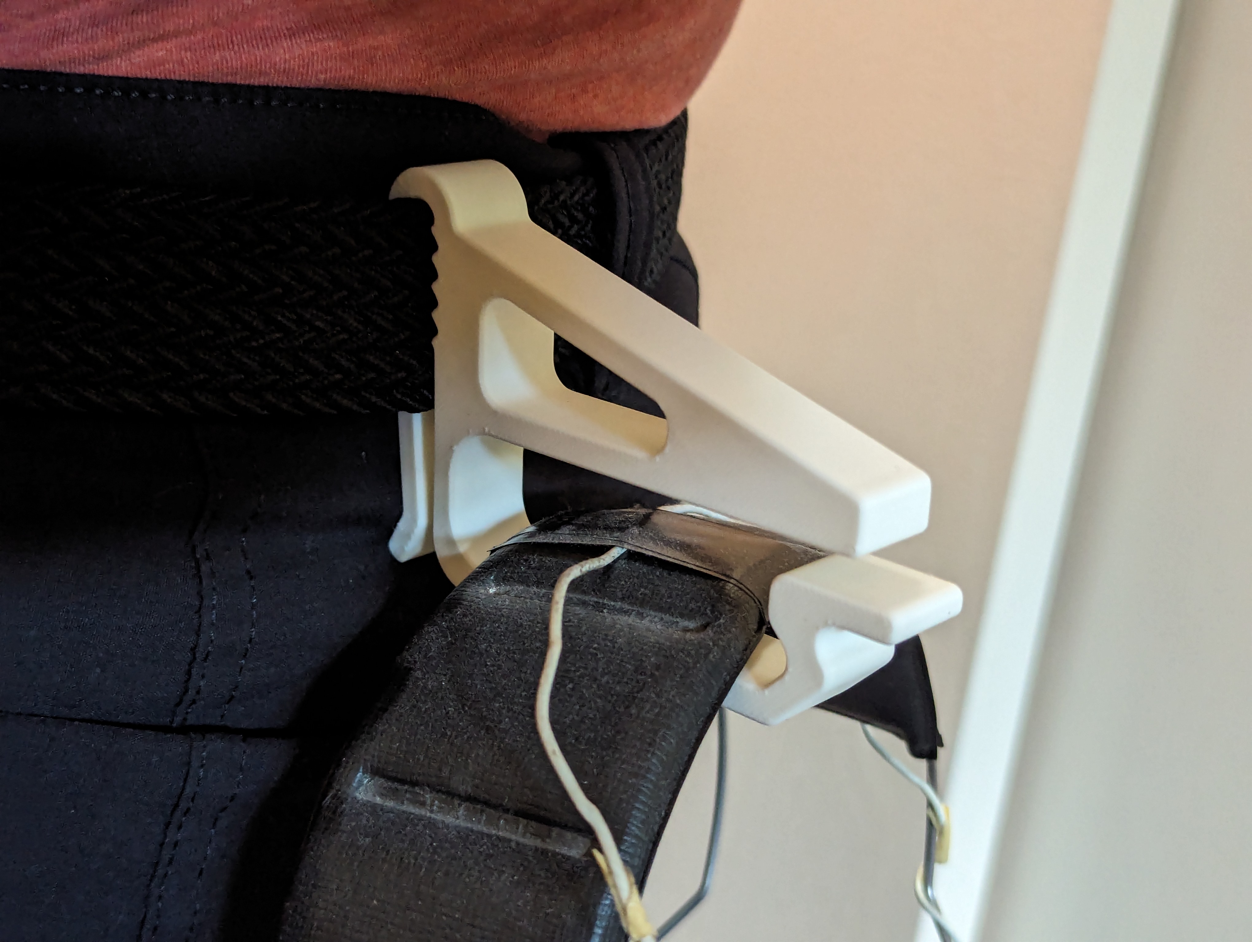 Simple Ear Muff Belt Clip by InventorIan Download free STL model