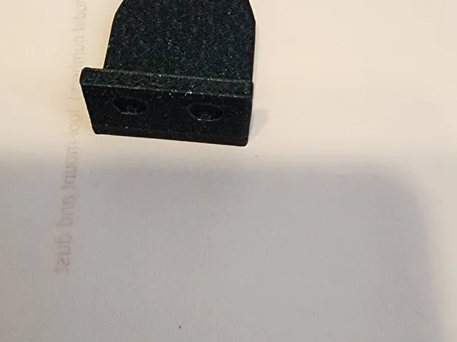 Blind retainer
