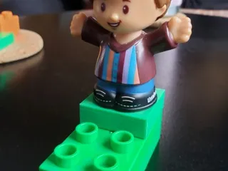 Duplo best sale little people