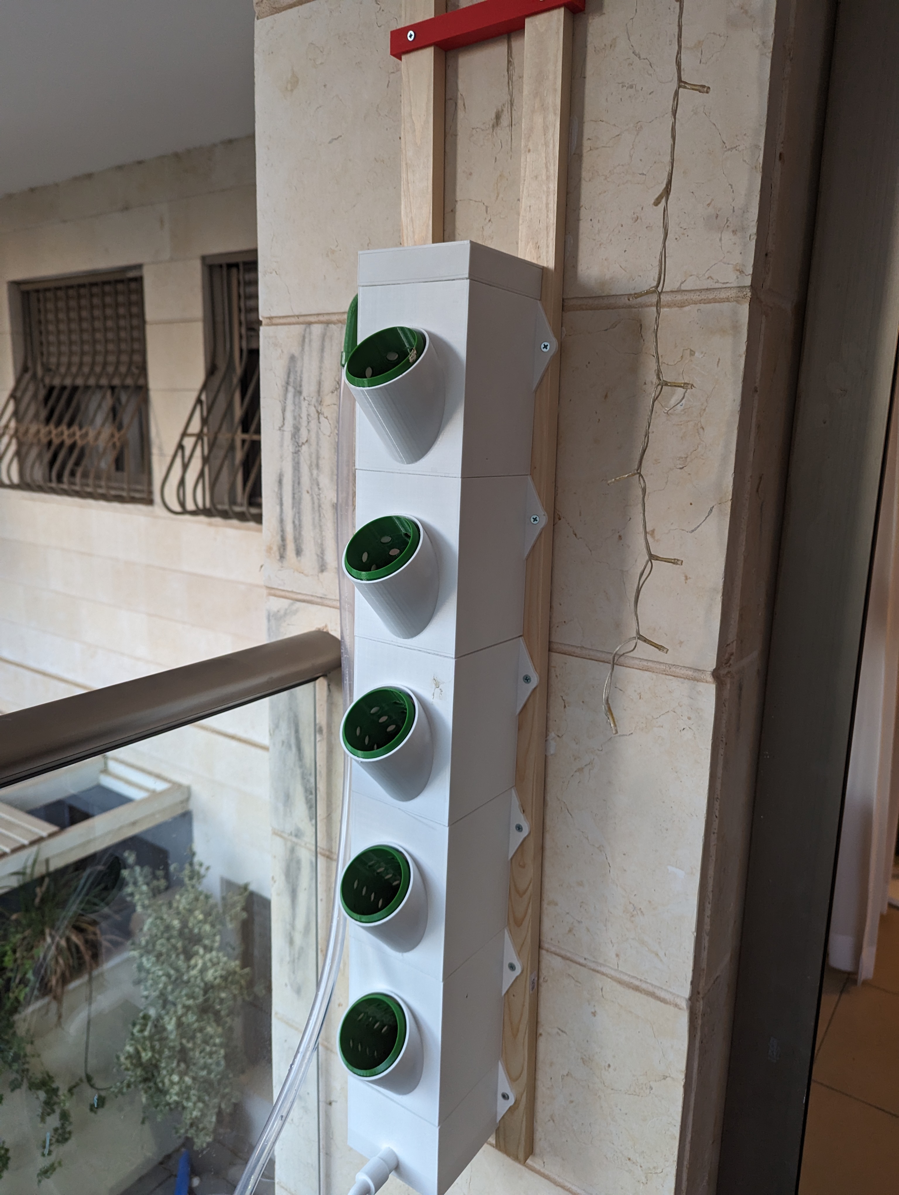 Wall Hydroponic System