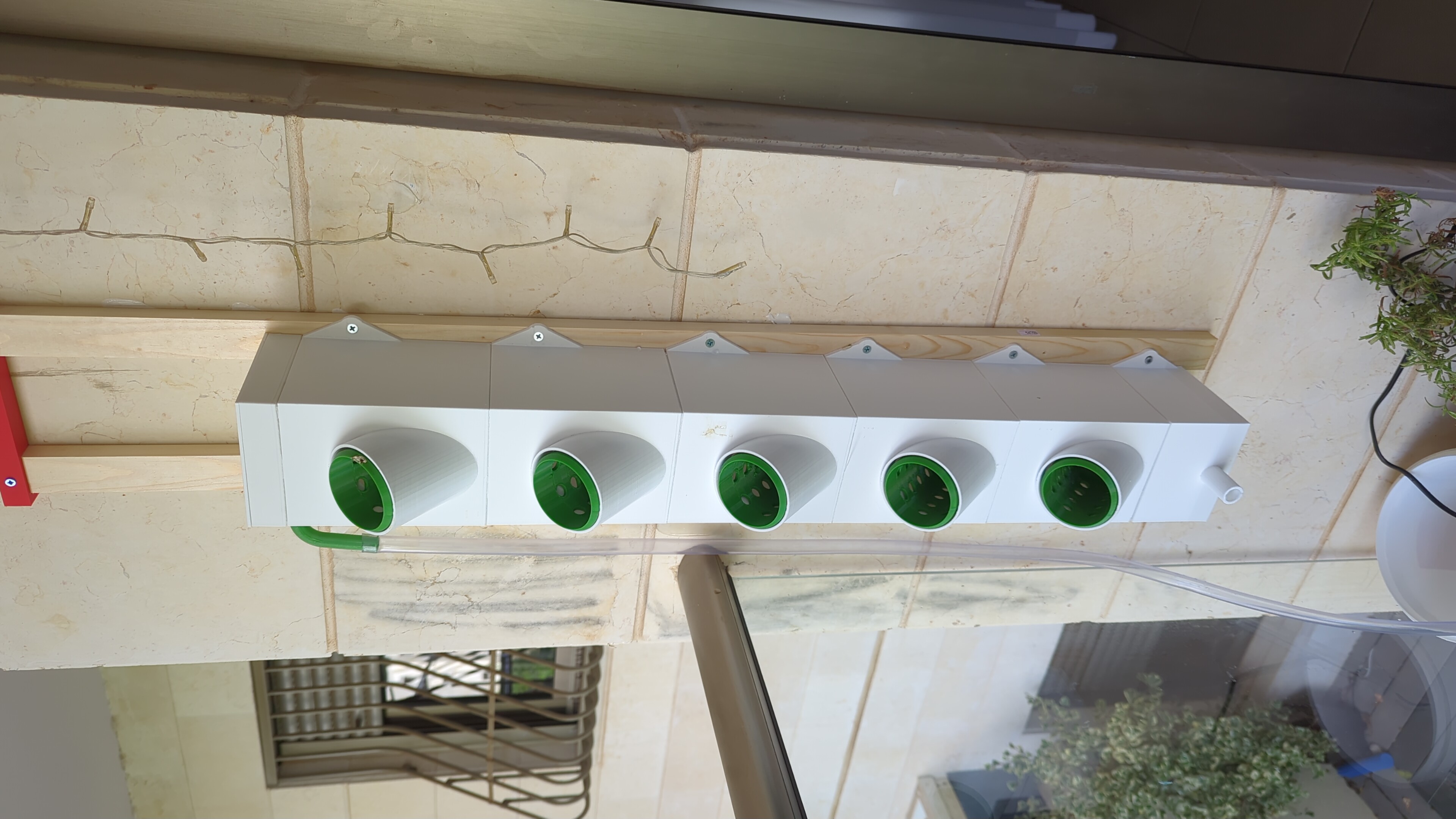 Miniatura 2 do modelo 3D Wall Hydroponic System