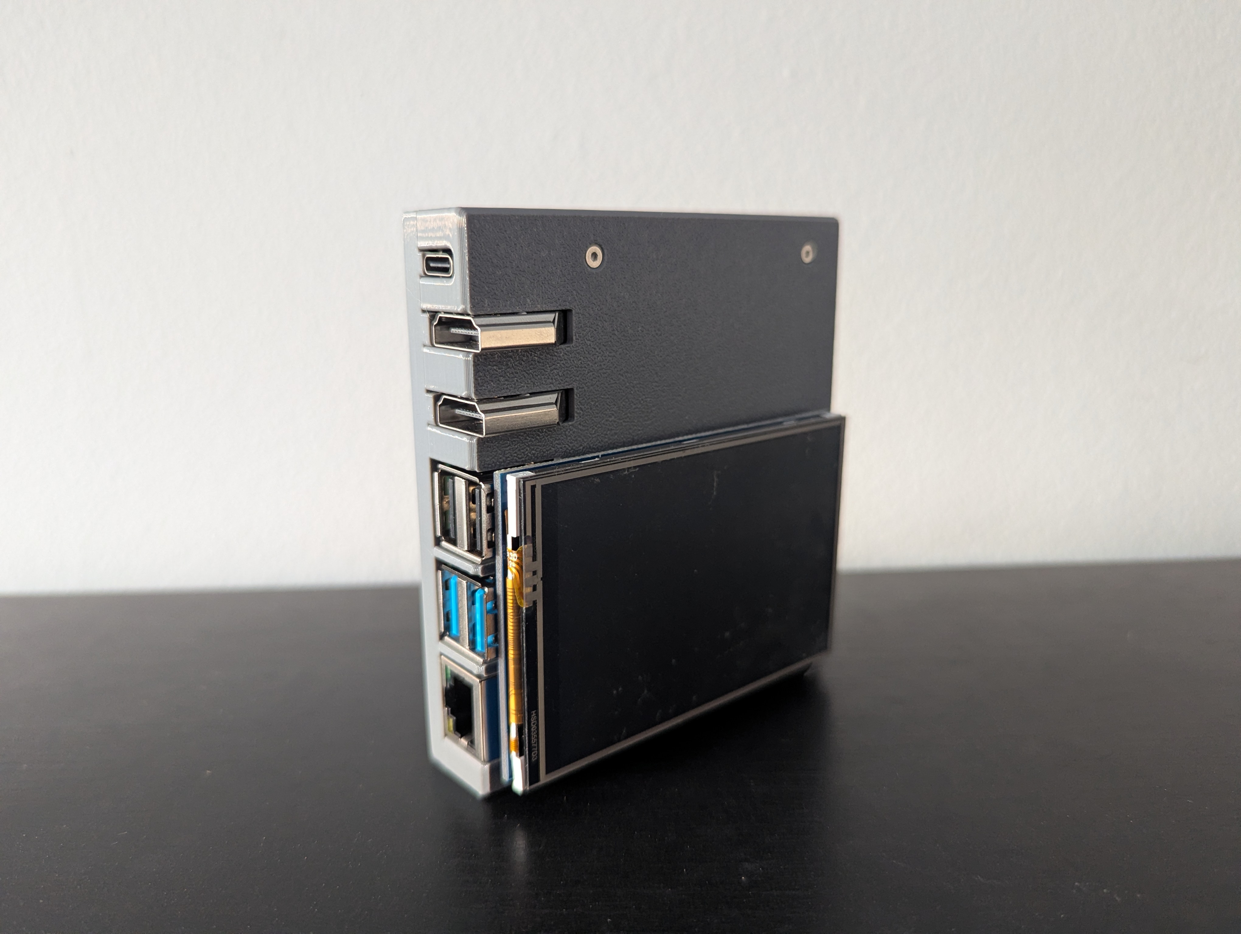 Raspberry Pi 4B & Waveshare HDMI Adapter Case — miniatura 3