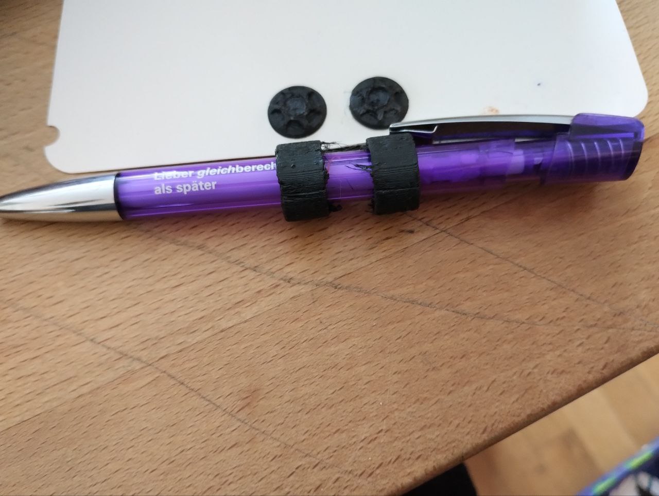 slightly overengineered notebook pen holder — miniatura 3