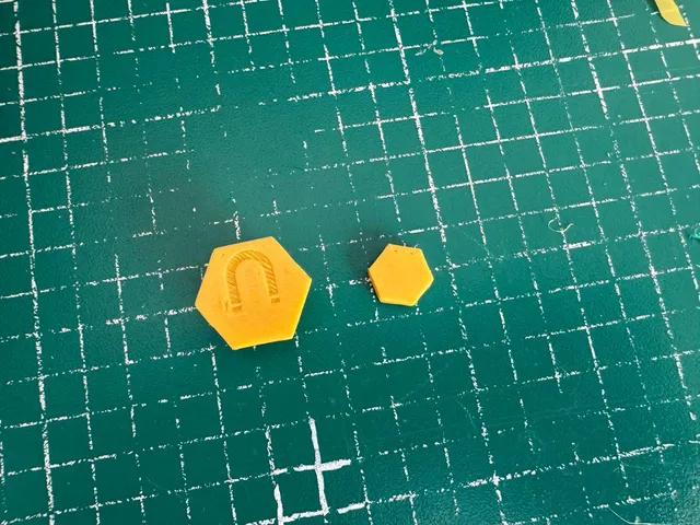 Magnetic insert for HSW