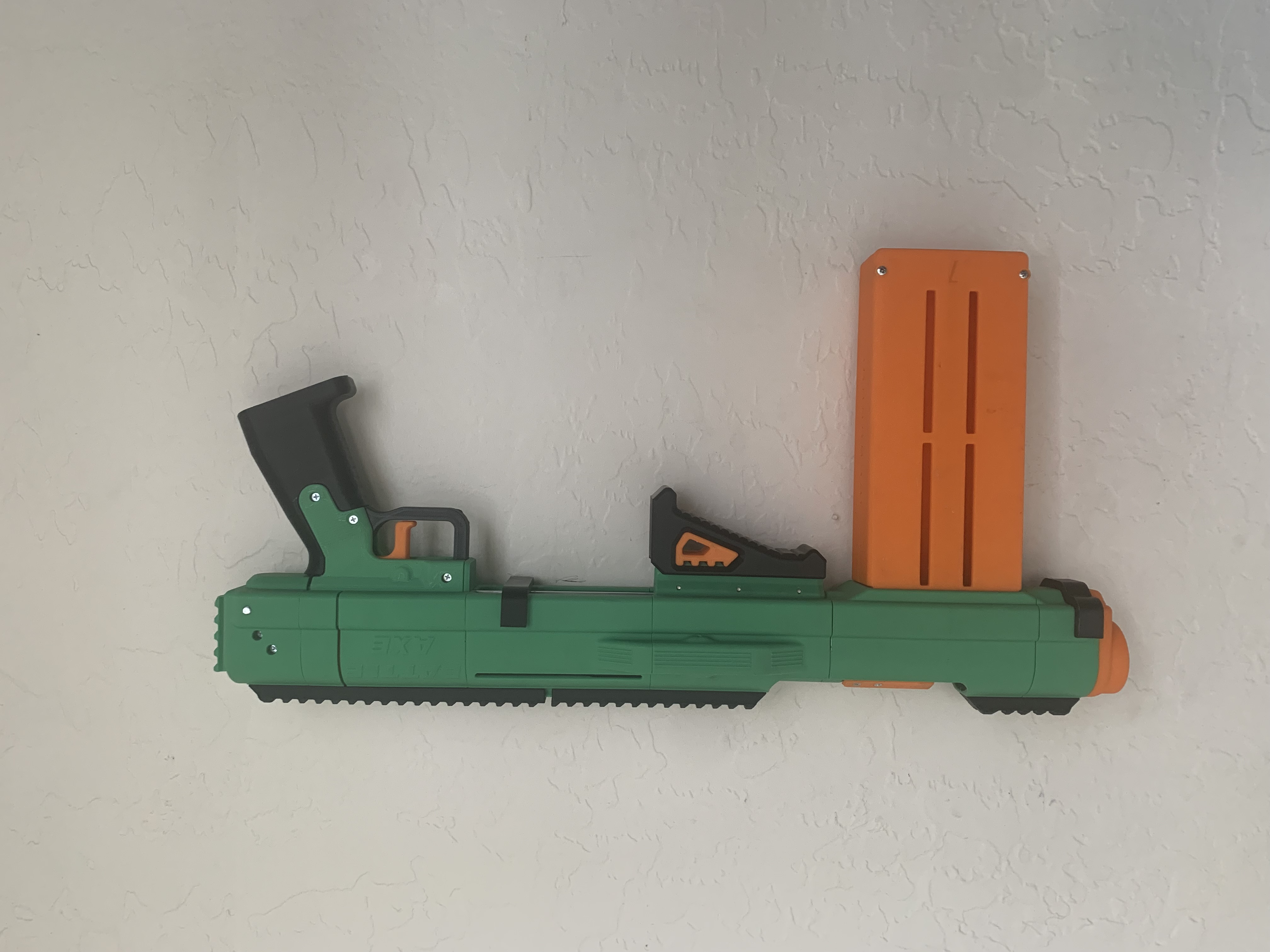Simple Battle Axe Wall Mount