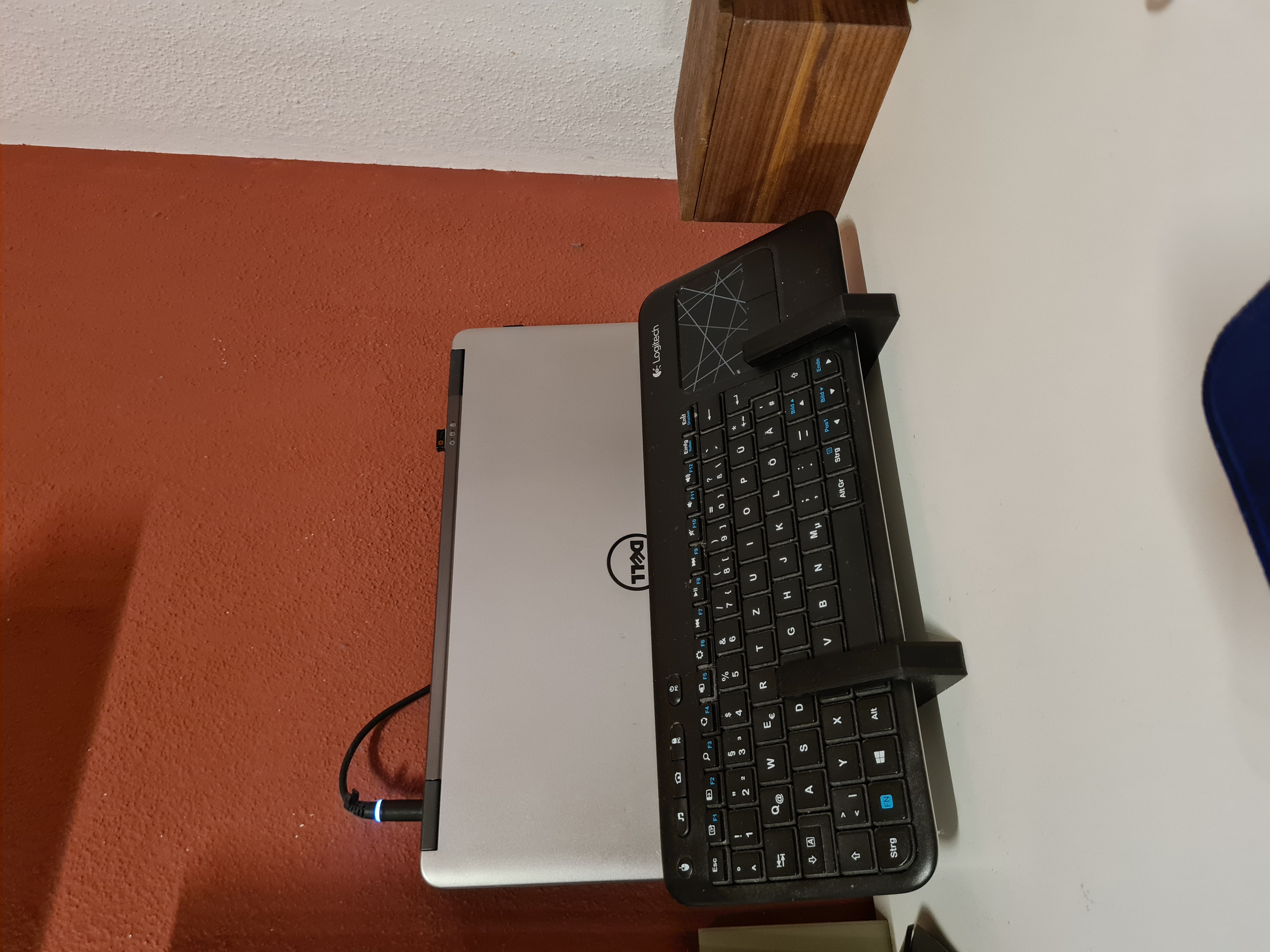 Simple Laptop Stand