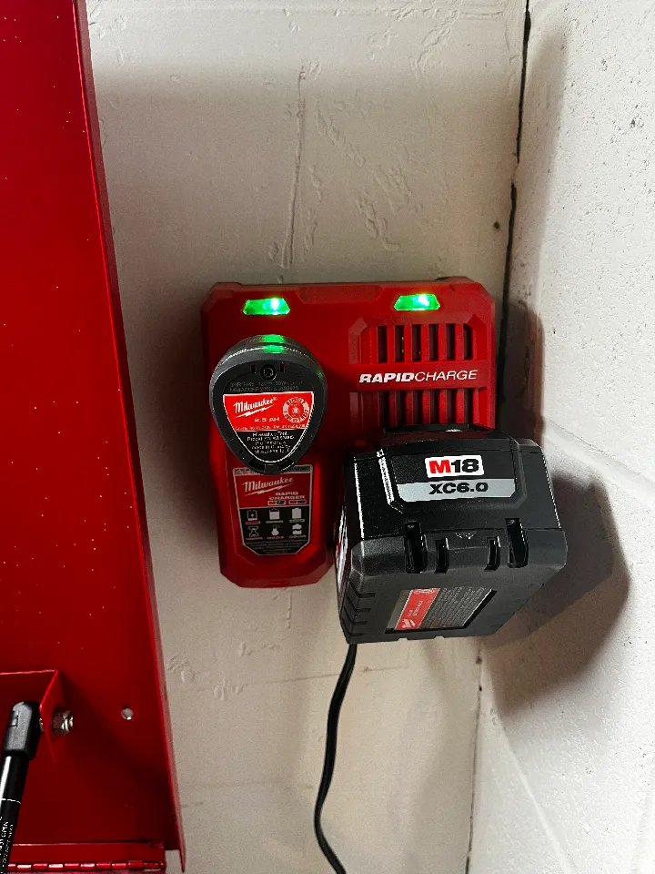 Milwaukee M12/M18 Charger Wall Mount by Code_Craft Download free