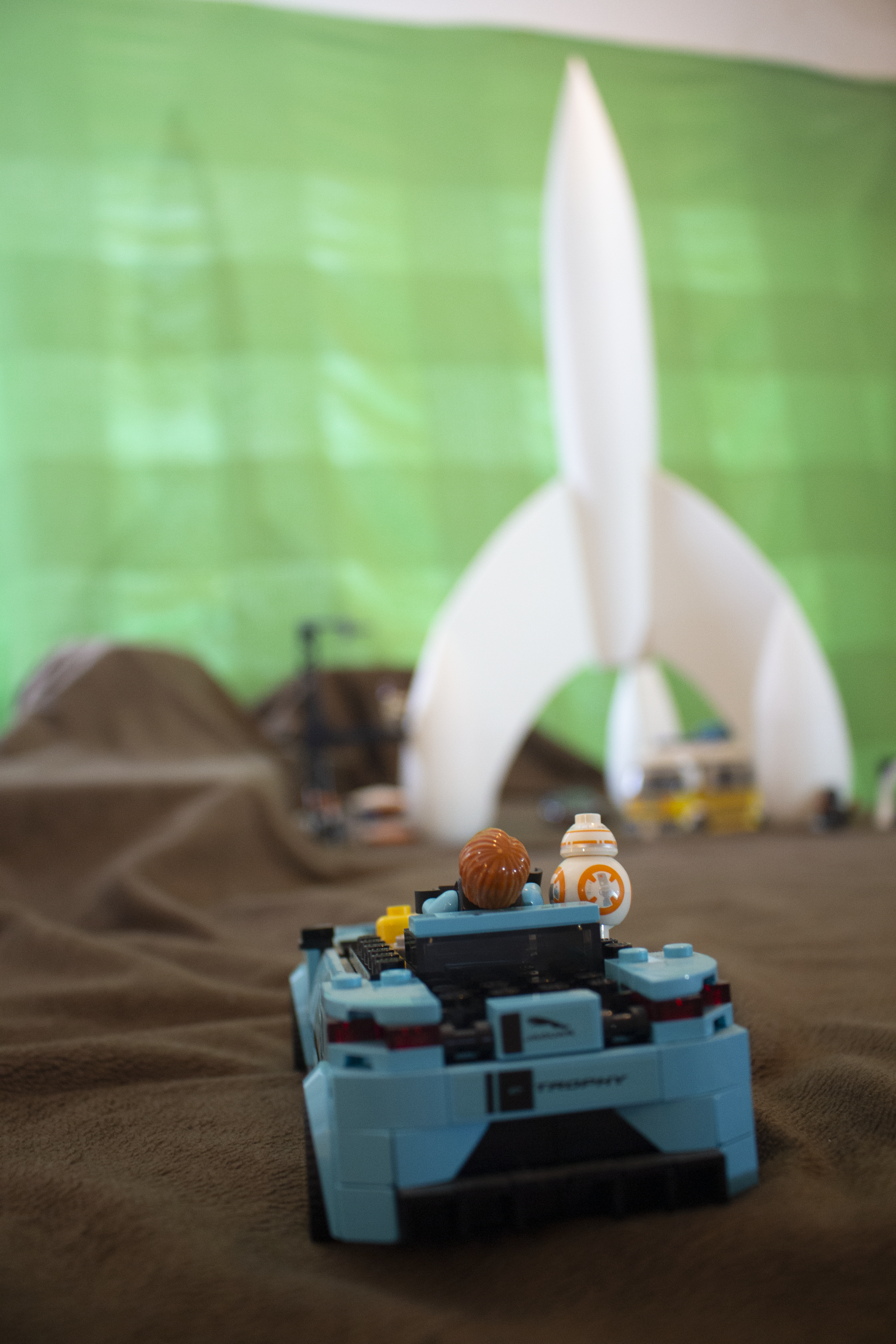 Miniatura 6 do modelo 3D Large TinTin Rocket