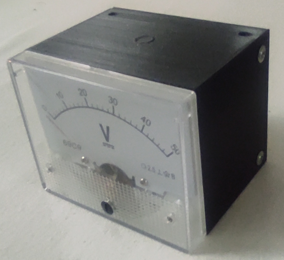 Voltmetr 69C9