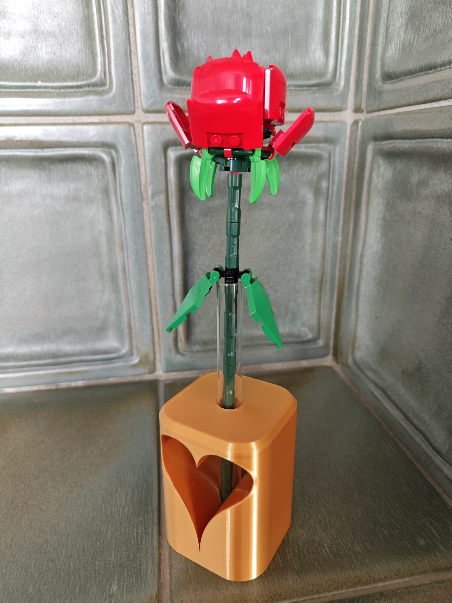 Heart vase for spice tubes