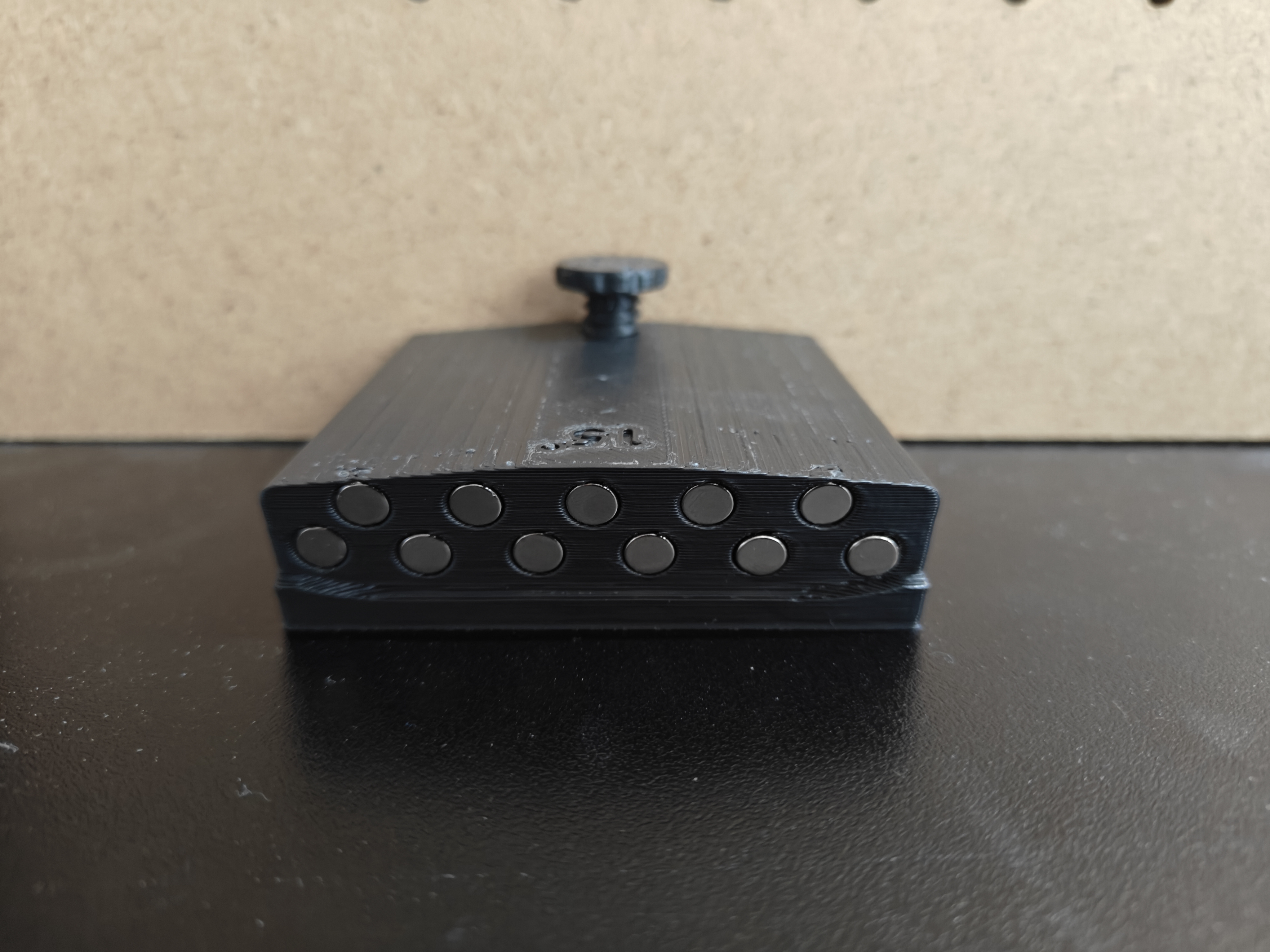 Magnetic Knife Holder for Roller sharpener