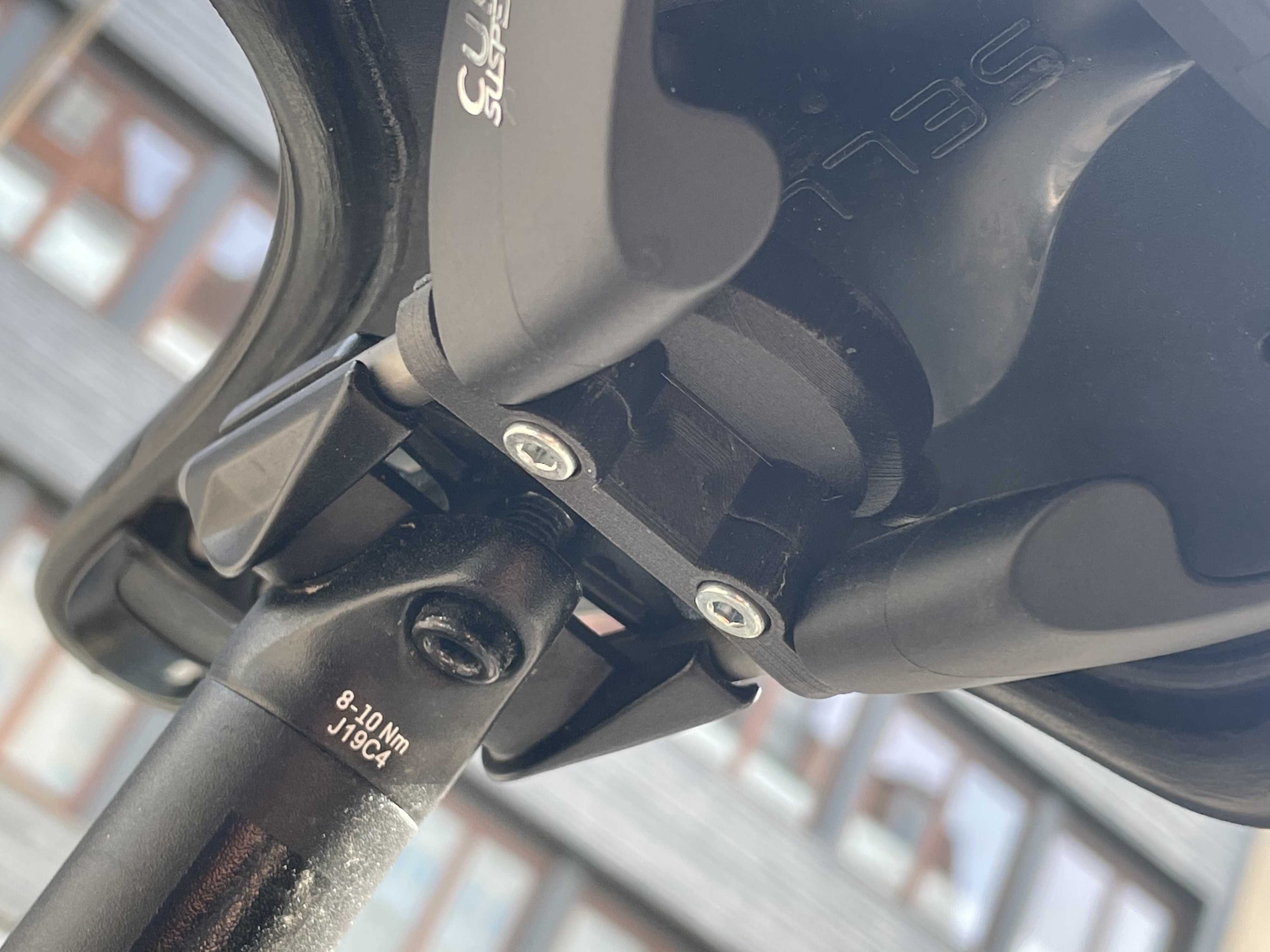 Air Tag bike saddle rail mount