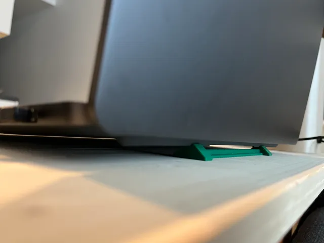 LAPTOP RISER / COOLING STAND