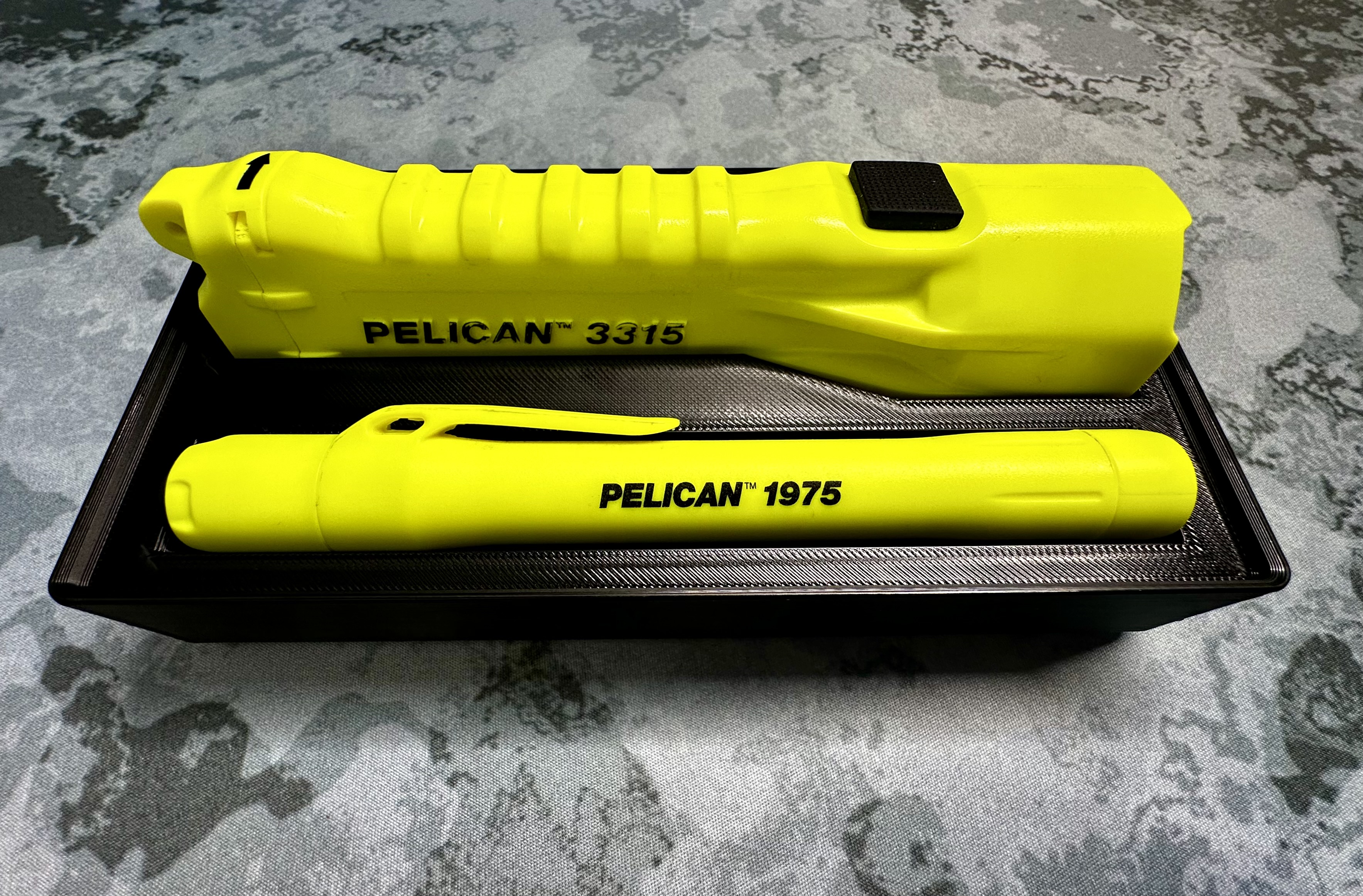 Miniatura 2 do modelo 3D Gridfinity Pelican Flashlight Holder