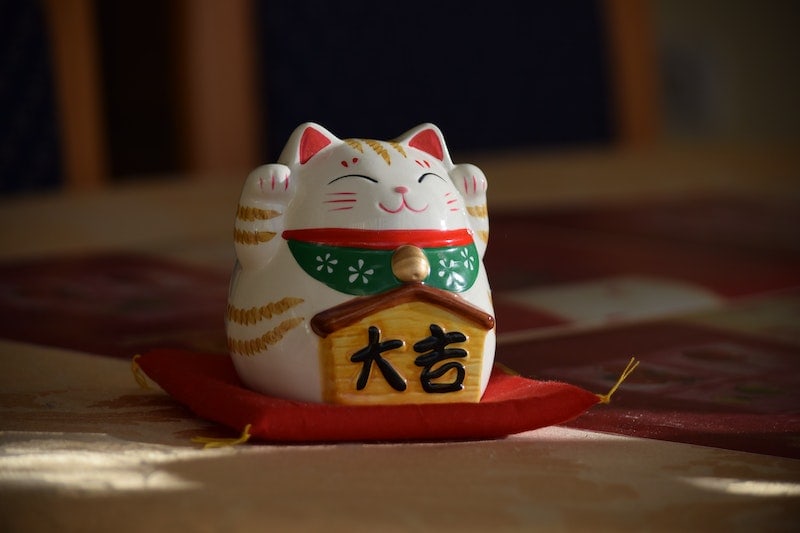 Maneki-neko cat