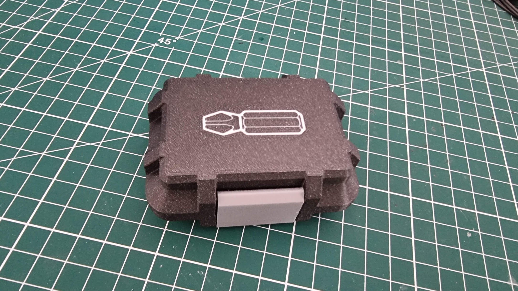 Miniatura 2 do modelo 3D Screwdrivers Bits Box