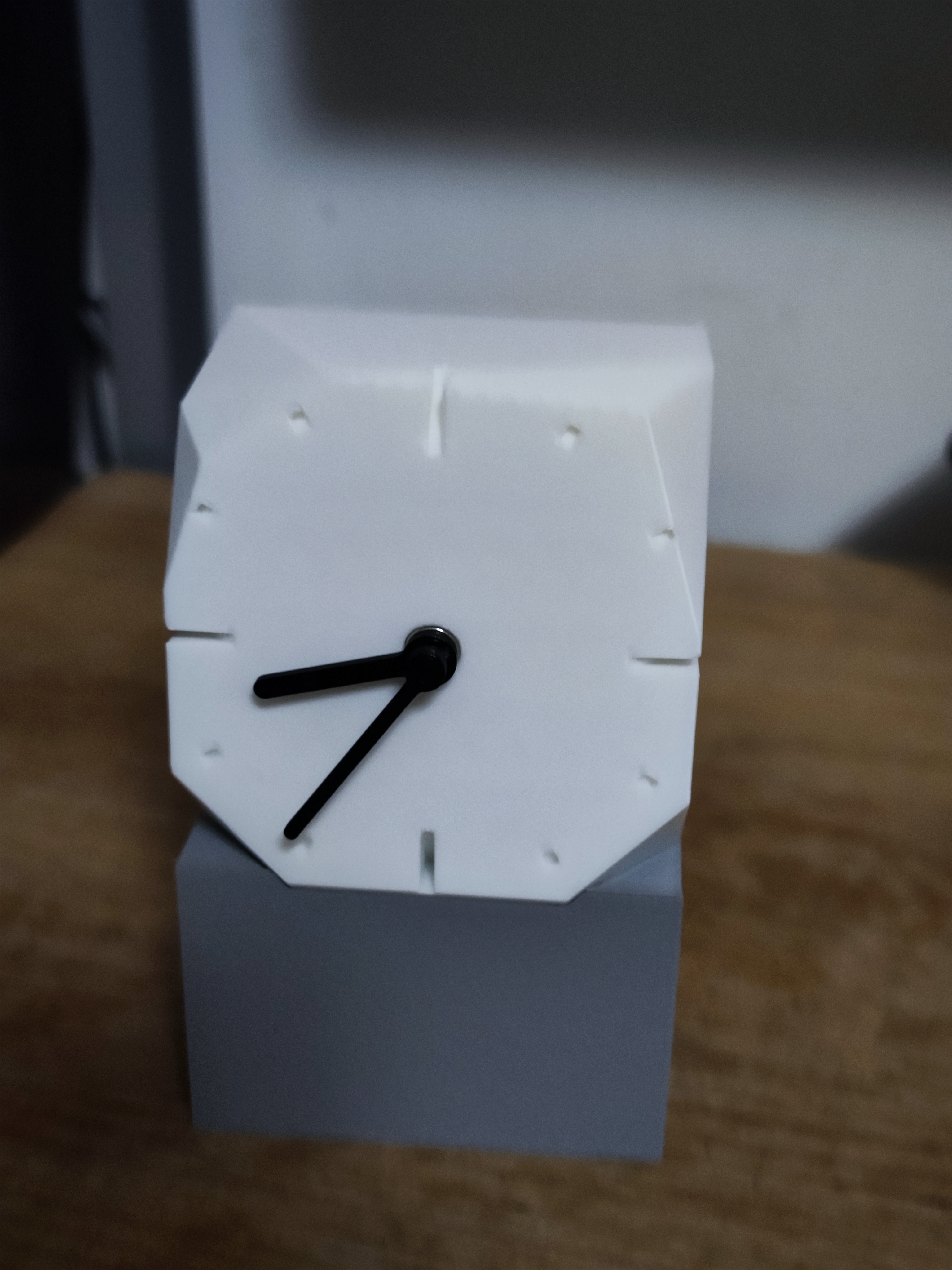 Miniatura 2 do modelo 3D Desktop rocky clock