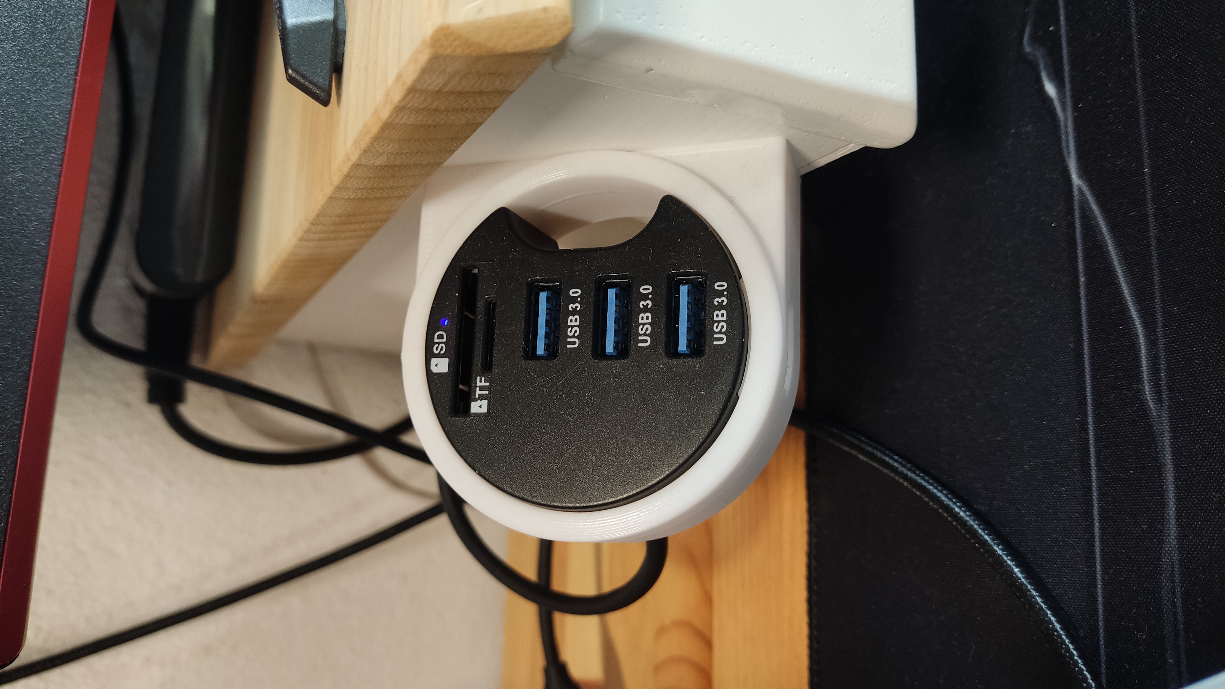 Side mounted round USB Hub Holder