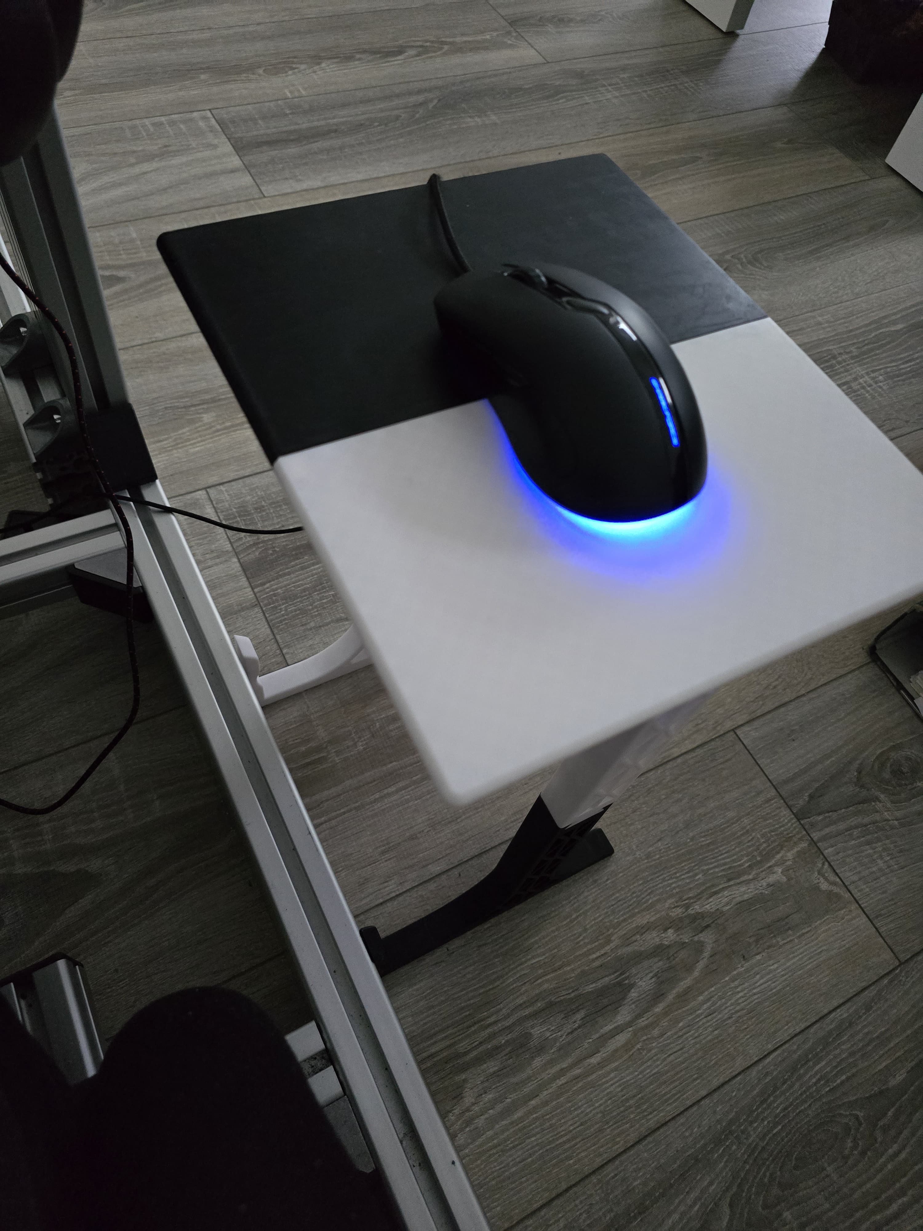 Small Table / Mouseholder for Simrig