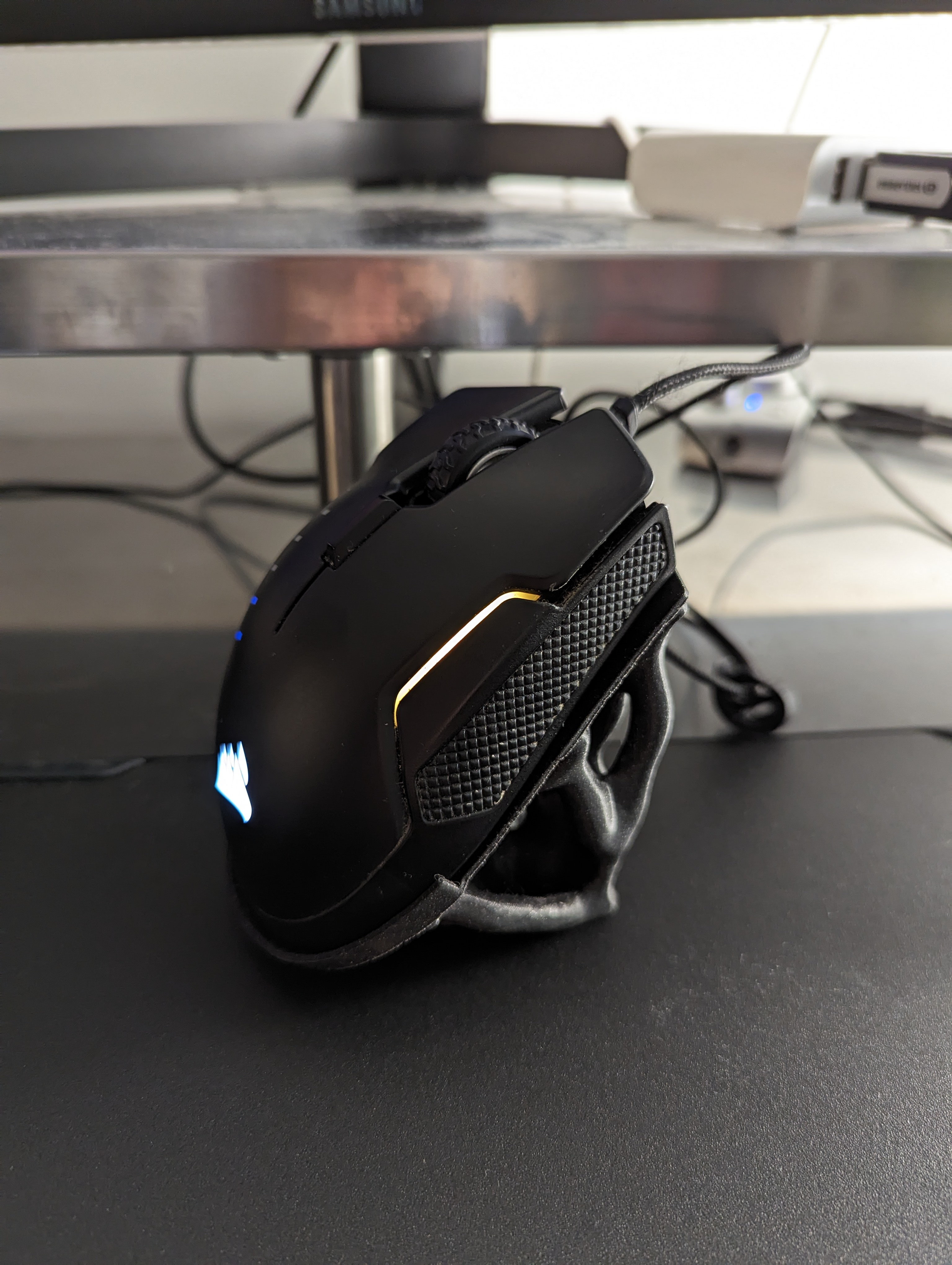 Corsair Glave Mouse Organic Style Holder