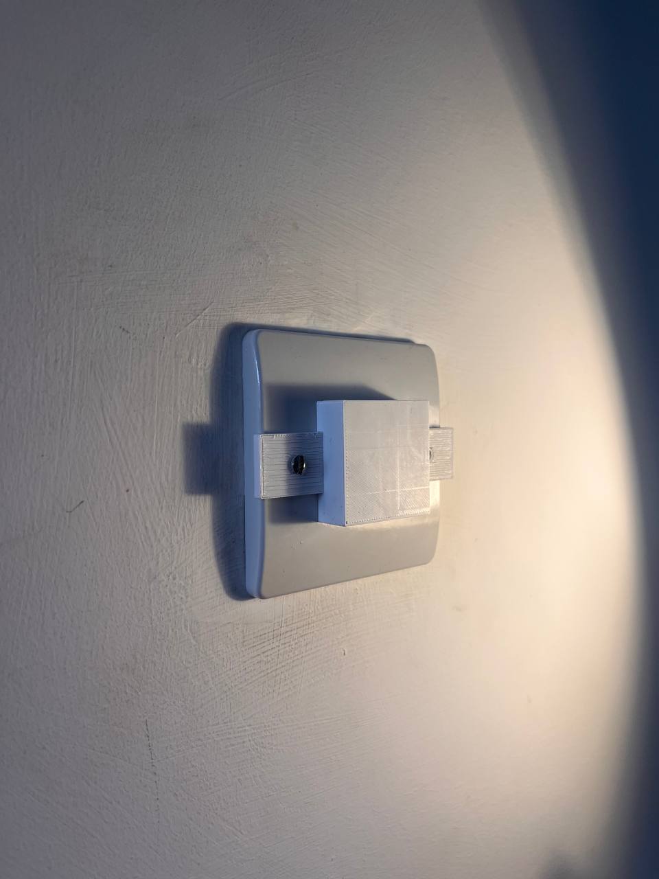 Miniatura 4 do modelo 3D UK Light Switch Cover