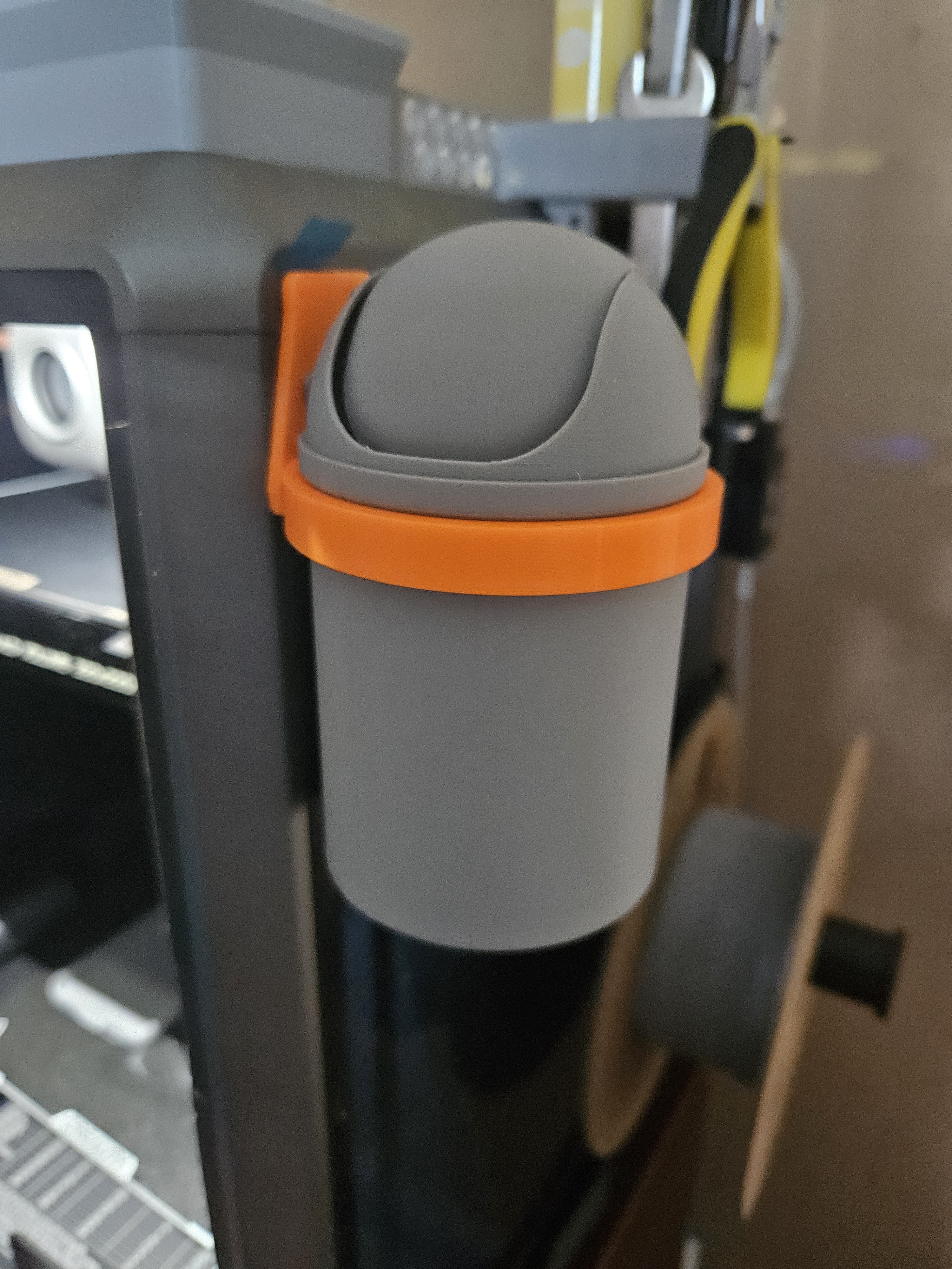 Trashbin side mount for K1 and K1C