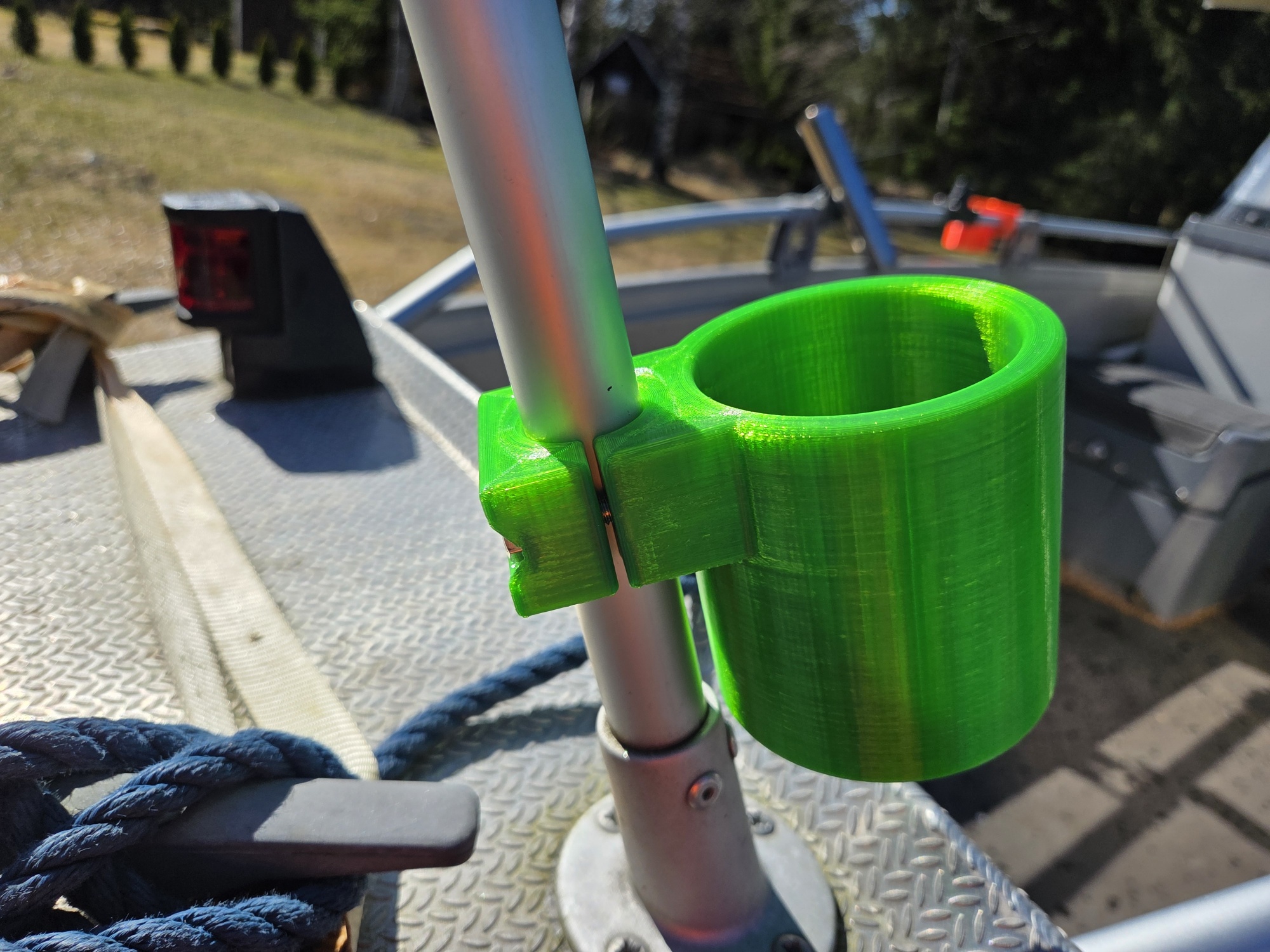 Boat handrail cup holder to vertical pipe Ø25mm