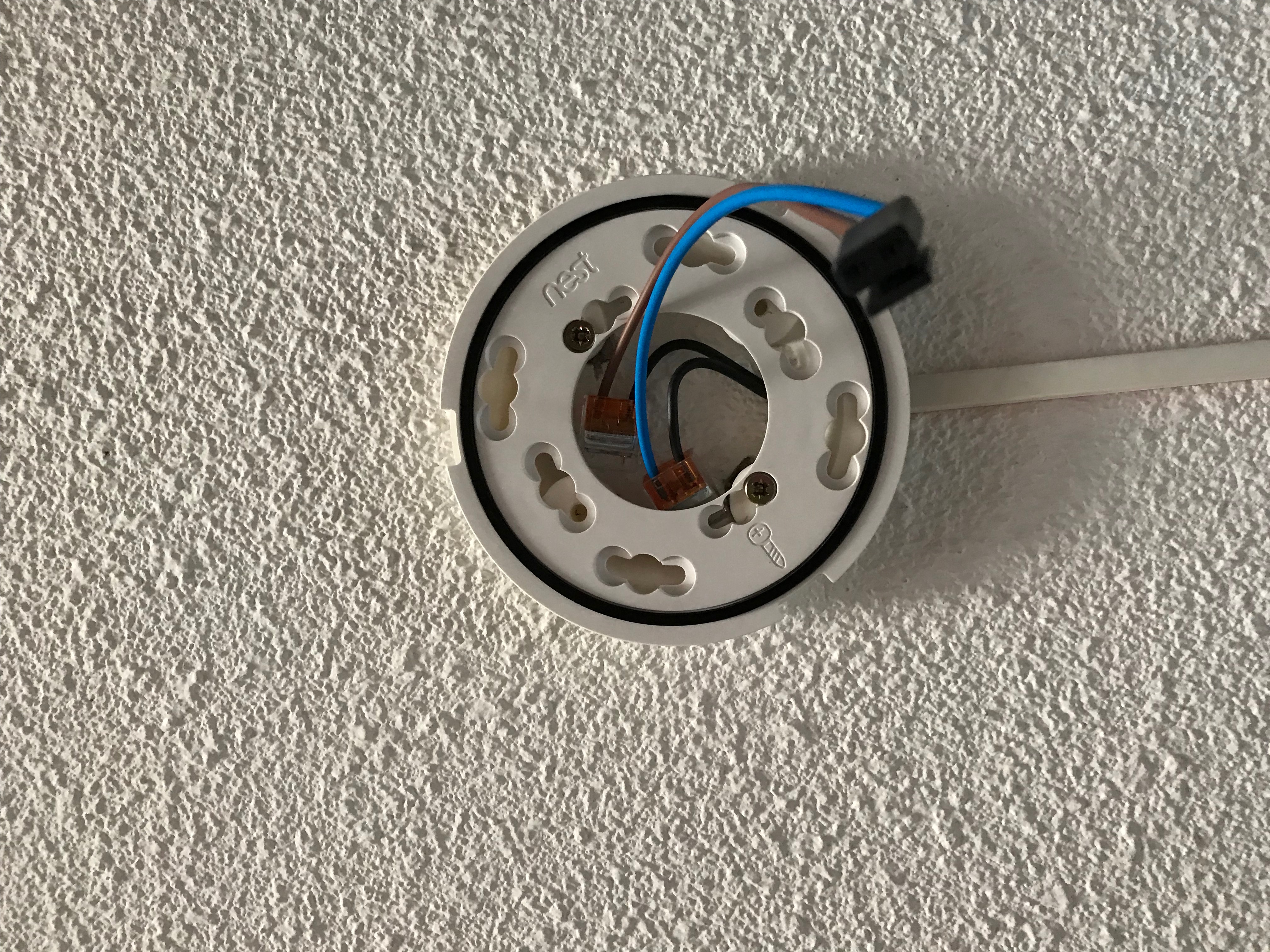 Miniatura 5 do modelo 3D Nest Protect v2 Mount Ring