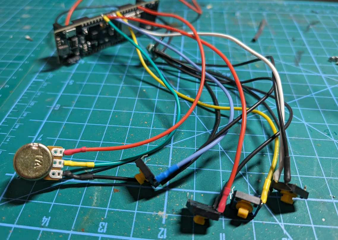 Miniatura 16 do modelo 3D Remote compatible with Lego Duplo Train using ESP32