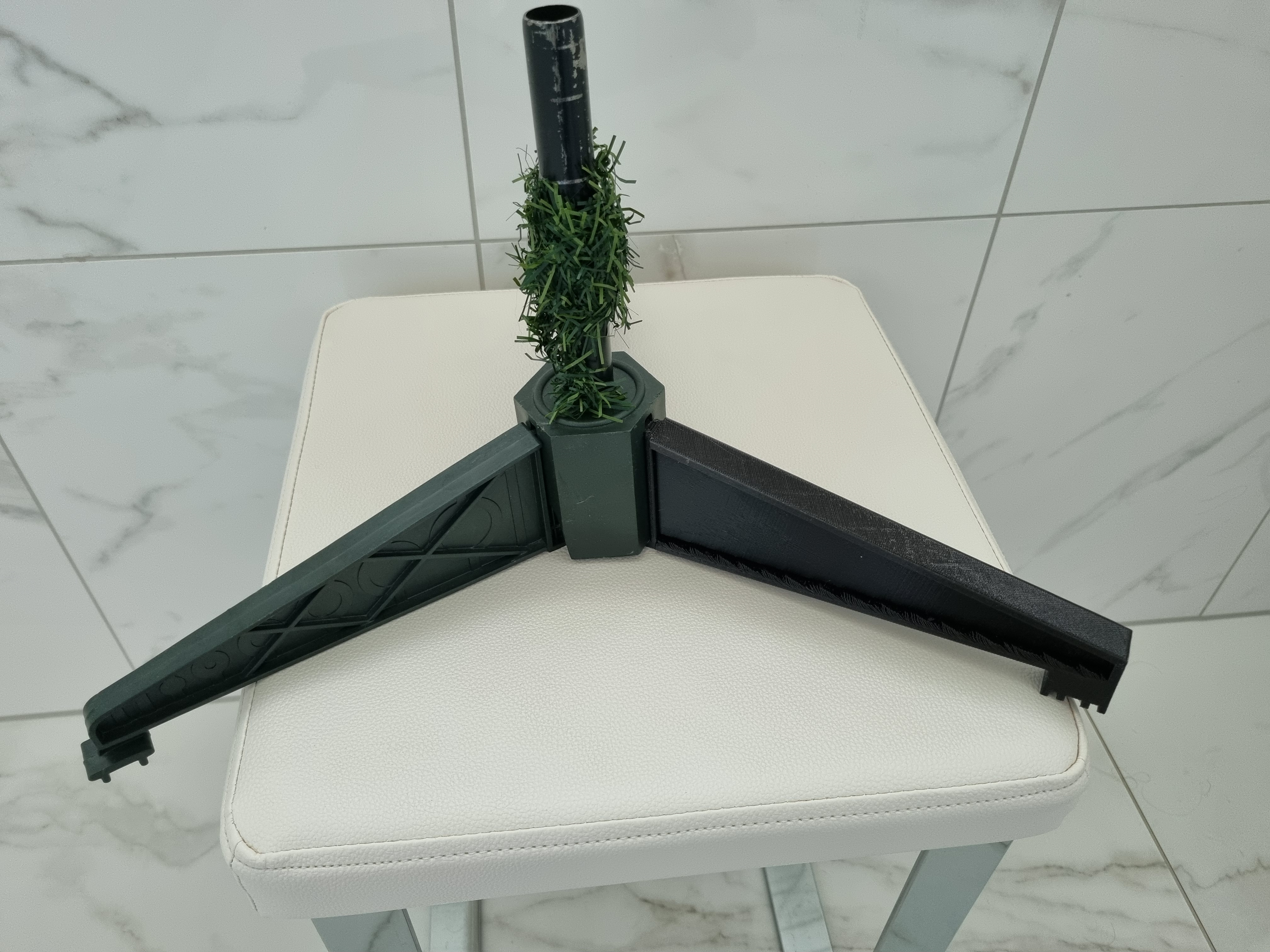 Miniatura 3 do modelo 3D Tree stand leg